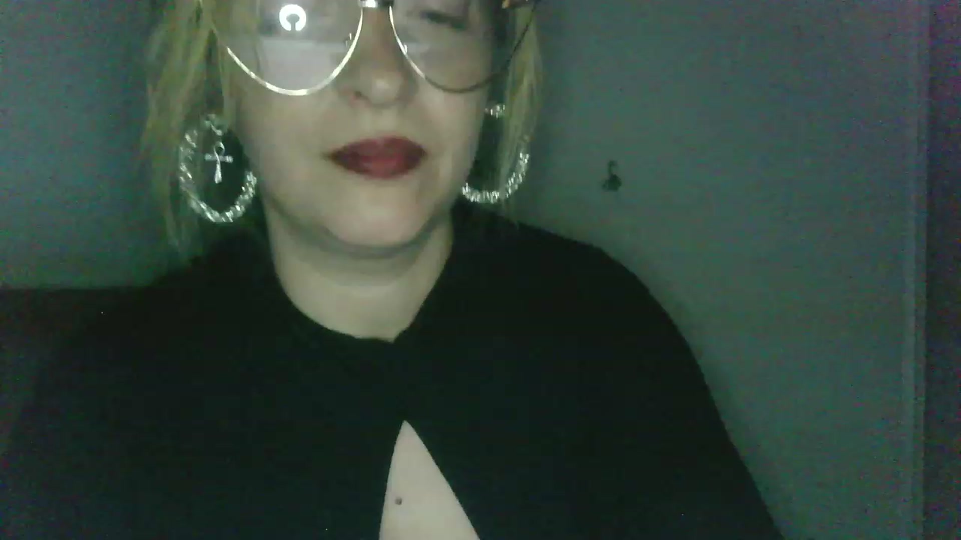 Gallery image thumbnail from ScorpioV's myfreecams stream on, 05/31/2023, 23:33 image 12 of 20