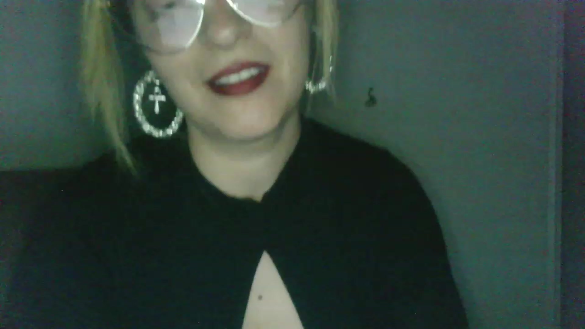 Gallery image thumbnail from ScorpioV's myfreecams stream on, 05/31/2023, 23:33 image 6 of 20