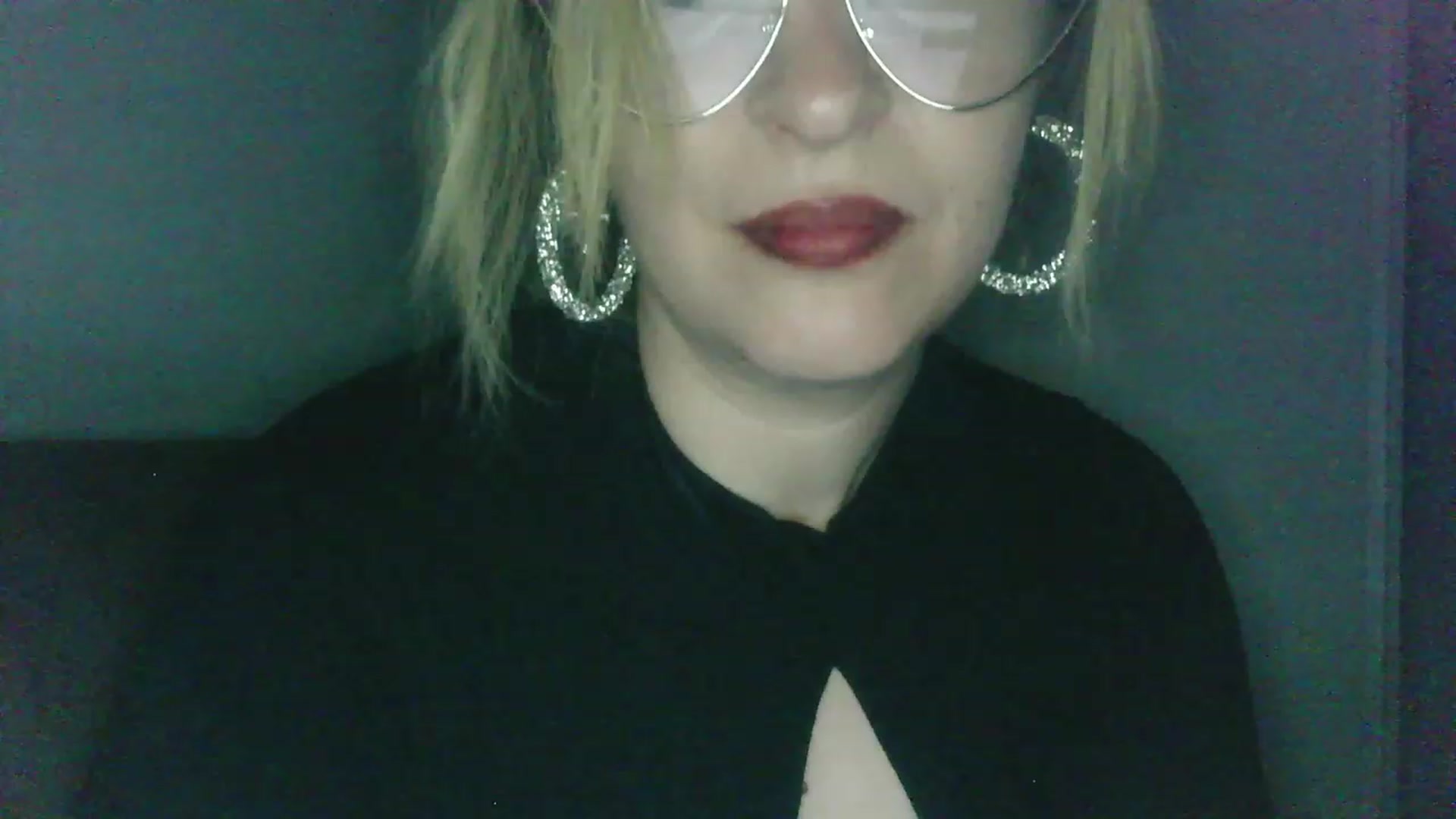 Gallery image thumbnail from ScorpioV's myfreecams stream on, 05/31/2023, 23:33 image 16 of 20