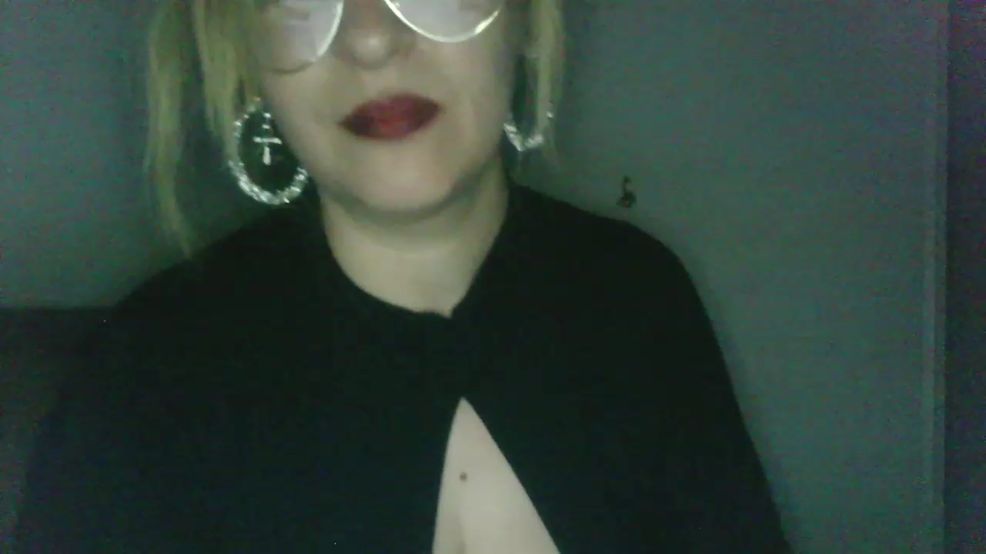 Gallery image thumbnail from ScorpioV's myfreecams stream on, 05/31/2023, 23:33 image 2 of 20