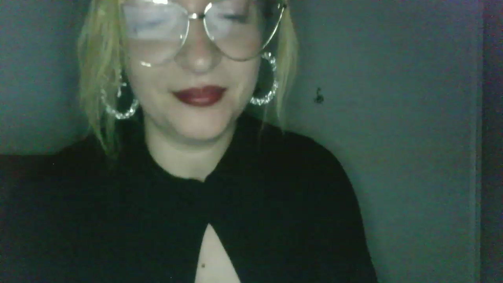 Gallery image thumbnail from ScorpioV's myfreecams stream on, 05/31/2023, 23:33 image 10 of 20