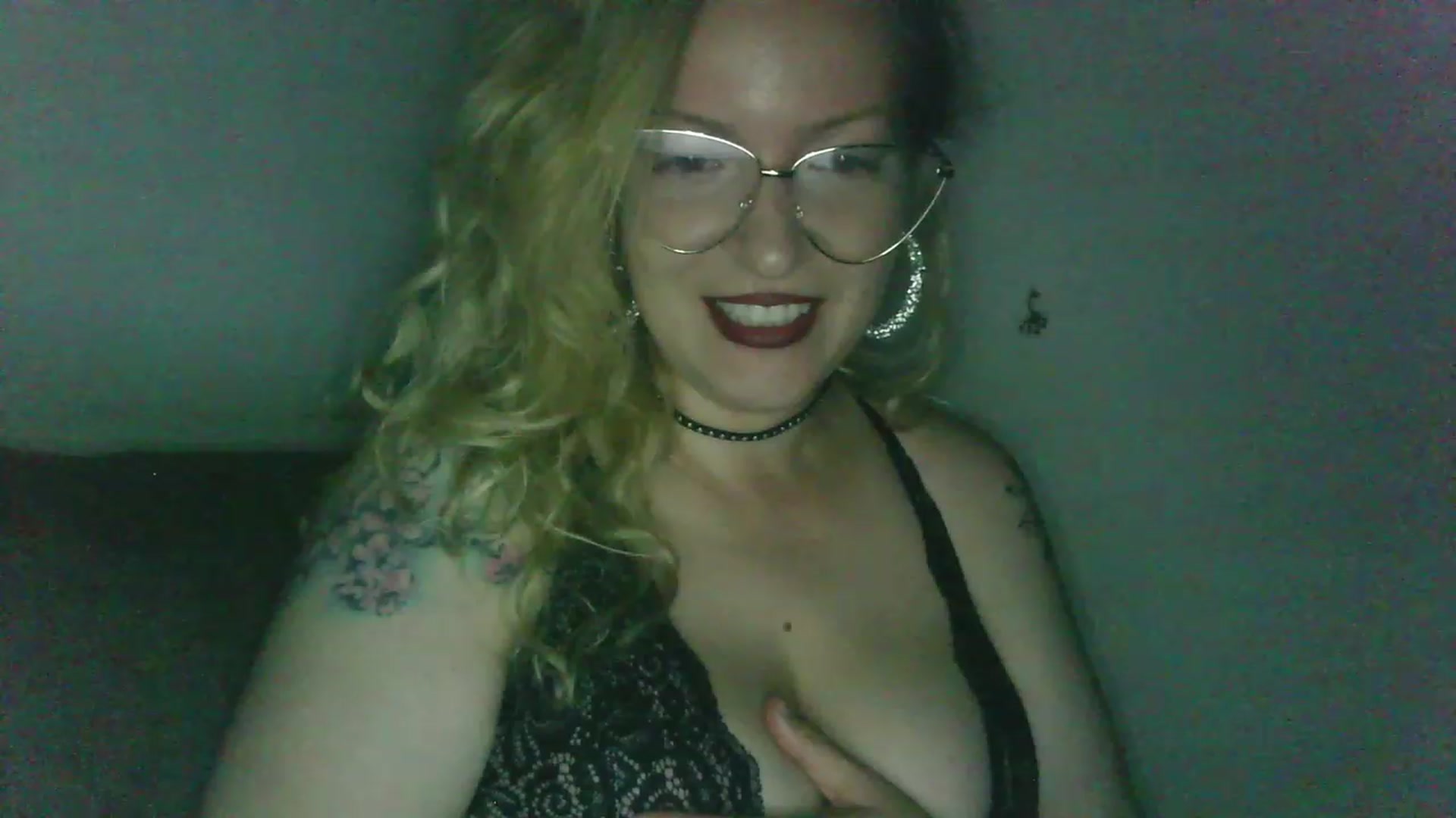 Gallery image thumbnail from ScorpioV's myfreecams stream on, 06/04/2023, 21:34 image 11 of 20