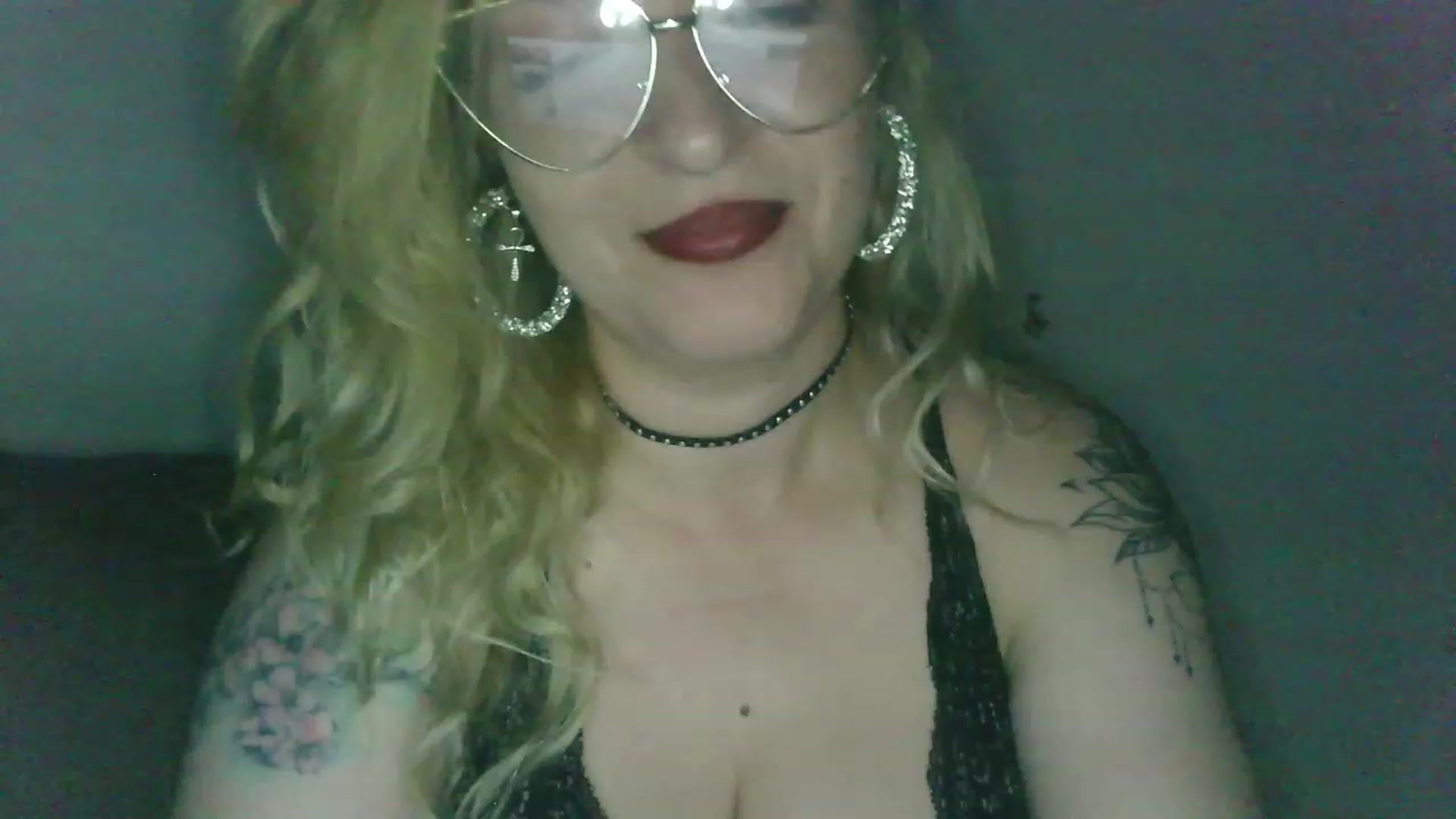 Gallery image thumbnail from ScorpioV's myfreecams stream on, 06/04/2023, 21:34 image 4 of 20