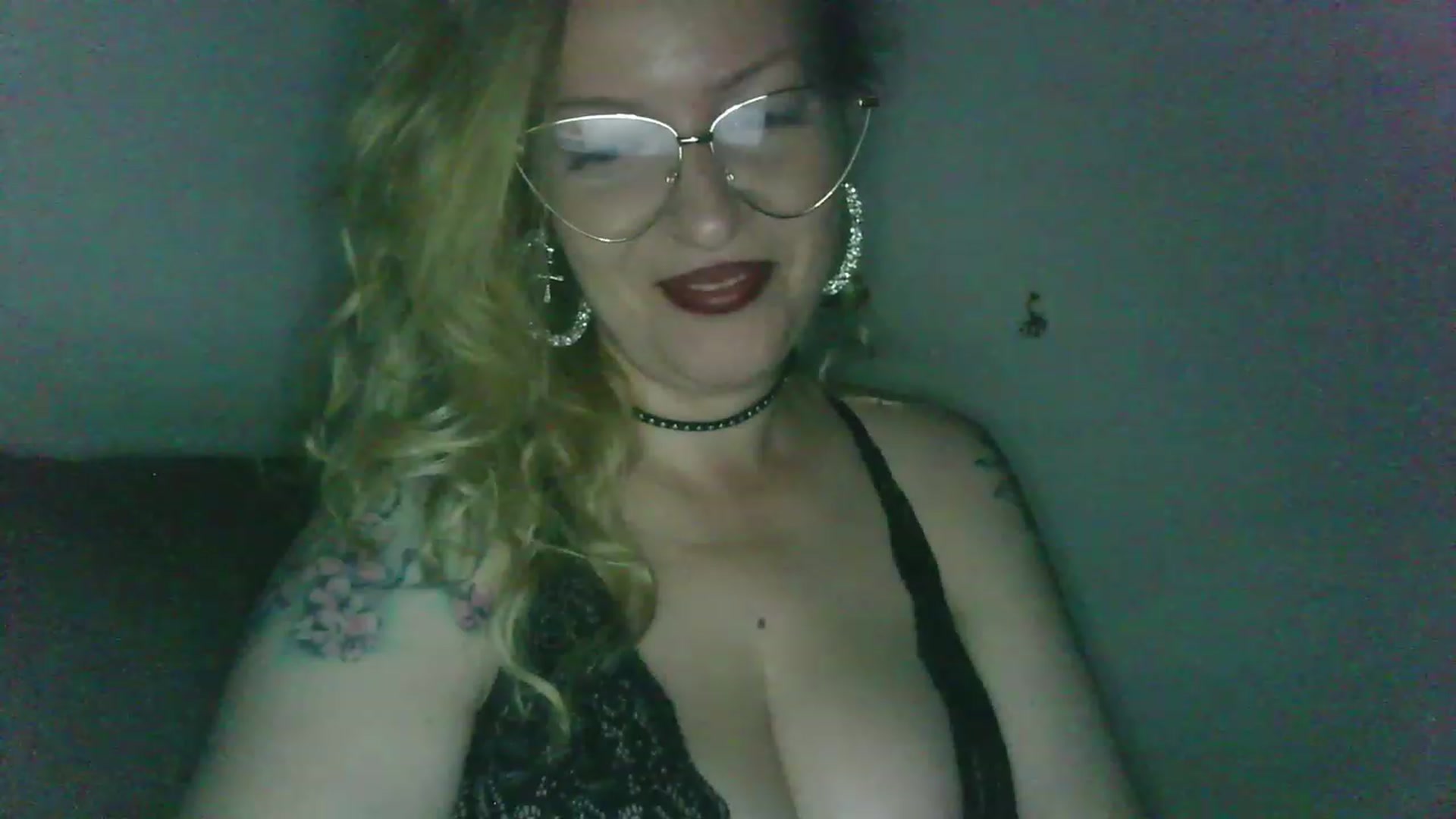 Gallery image thumbnail from ScorpioV's myfreecams stream on, 06/04/2023, 21:34 image 13 of 20