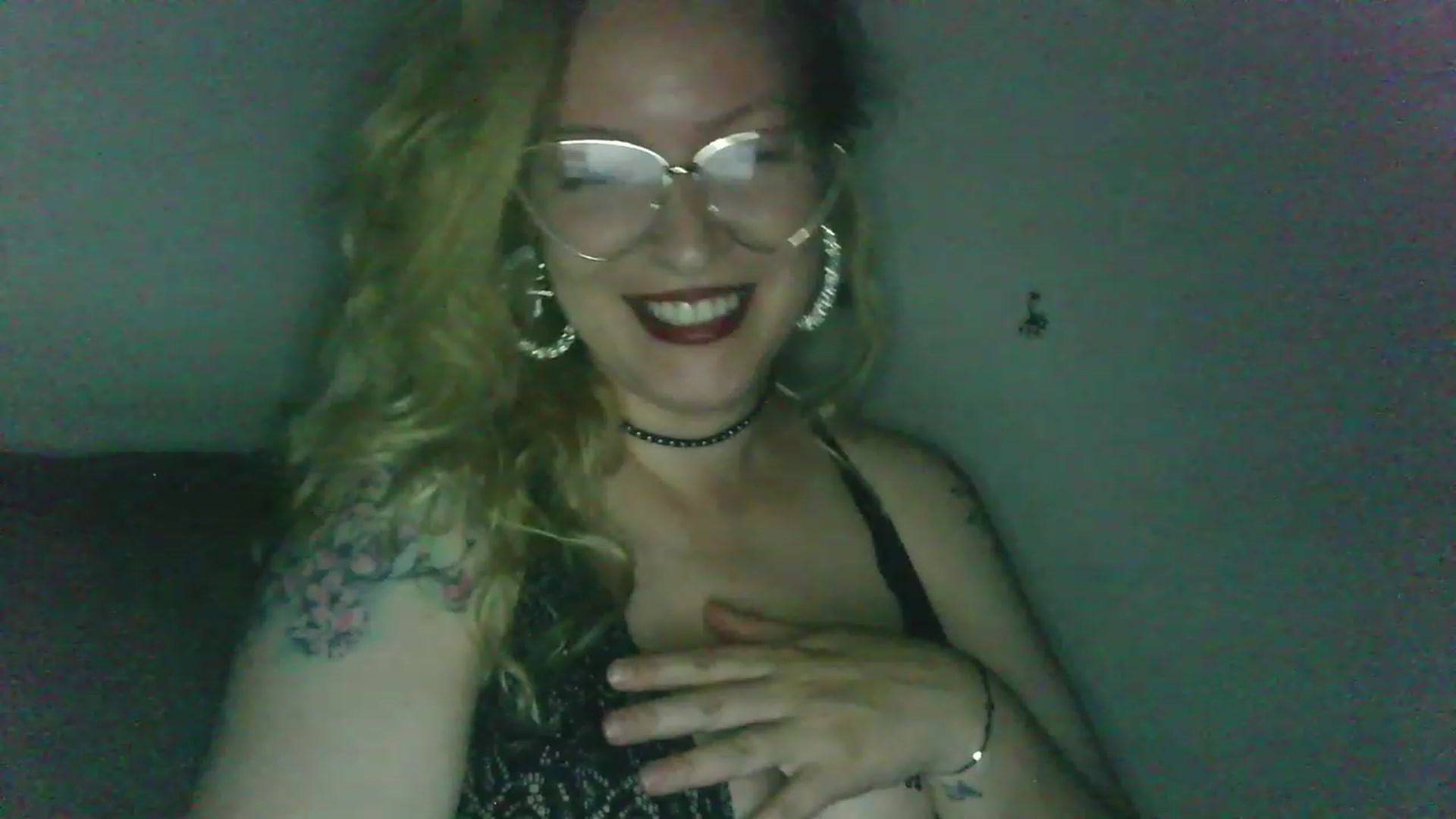 Gallery image thumbnail from ScorpioV's myfreecams stream on, 06/04/2023, 21:34 image 12 of 20