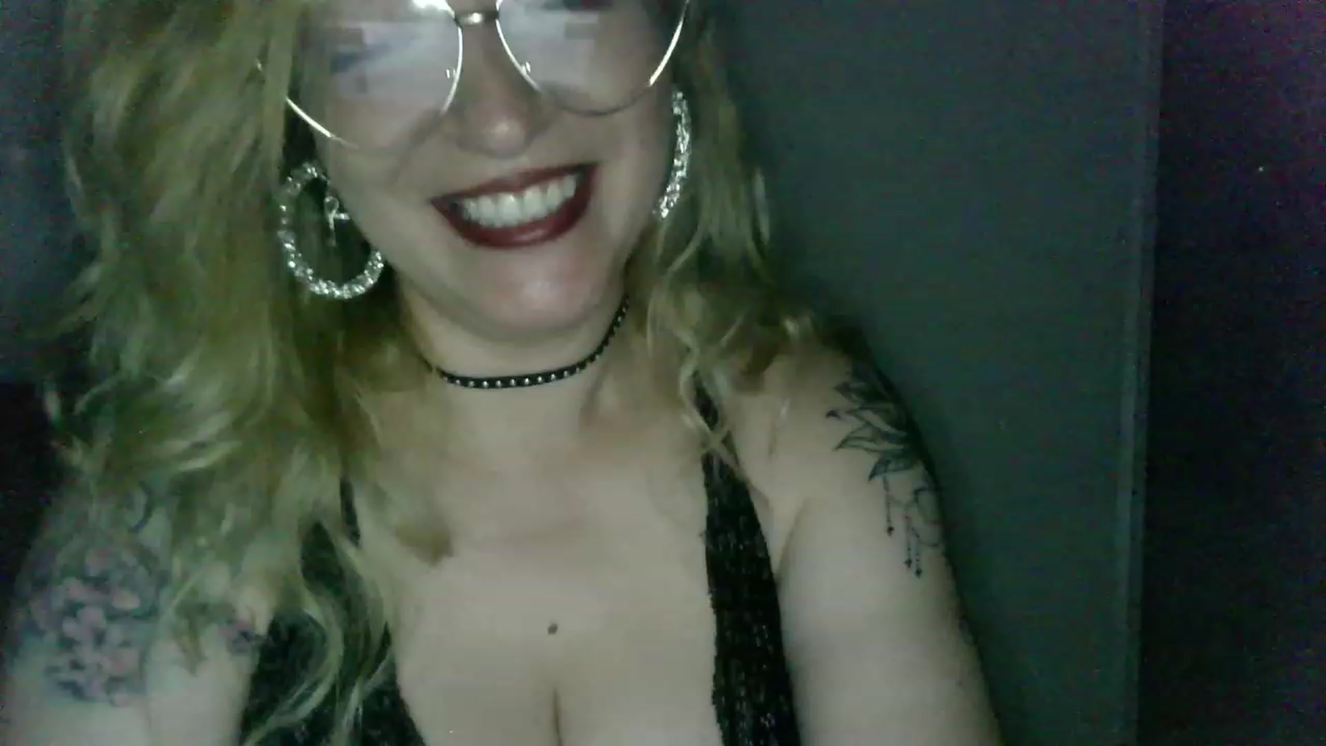 Gallery image thumbnail from ScorpioV's myfreecams stream on, 06/04/2023, 22:45 image 15 of 20