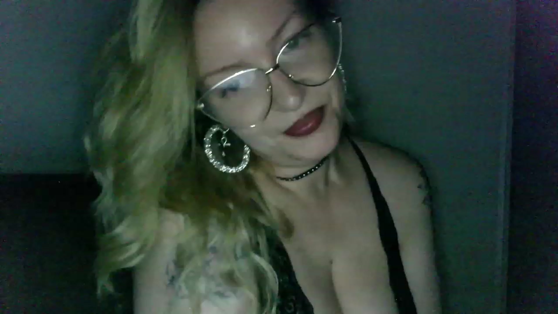 Gallery image thumbnail from ScorpioV's myfreecams stream on, 06/04/2023, 22:45 image 4 of 20