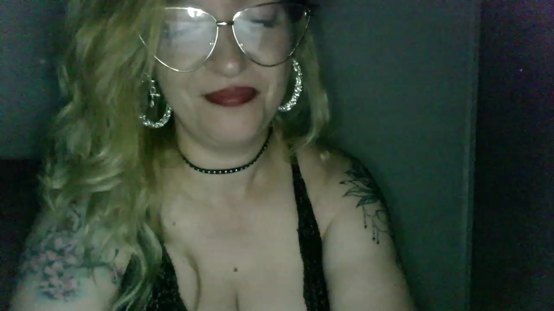 Gallery image thumbnail from ScorpioV's myfreecams stream on, 06/04/2023, 22:45 image 18 of 20