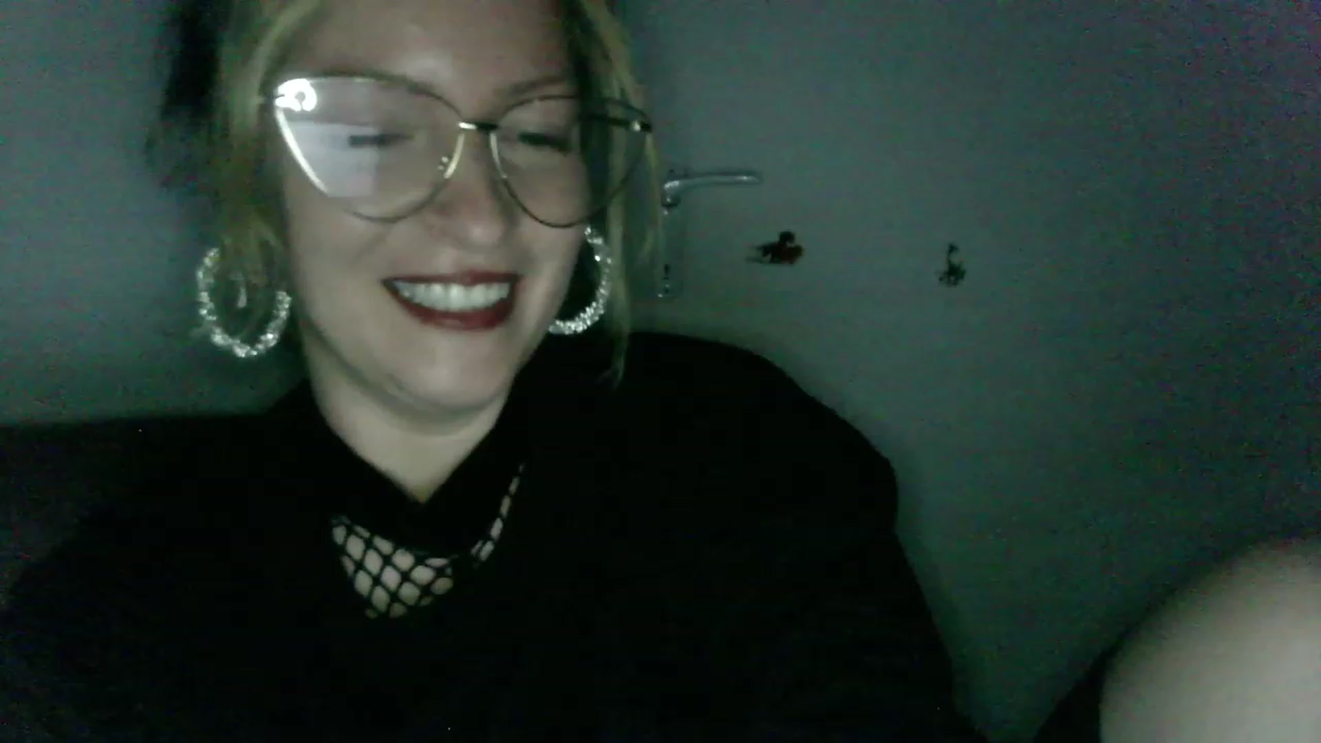 Gallery image thumbnail from ScorpioV's myfreecams stream on, 06/08/2023, 21:55 image 15 of 20
