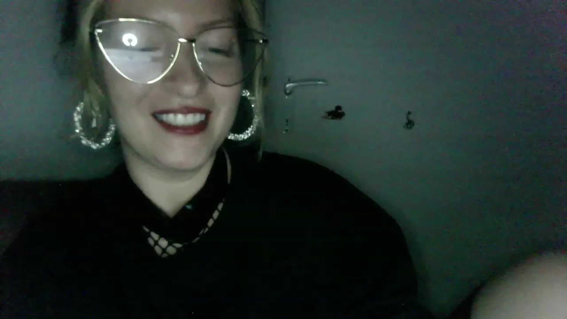 Gallery image thumbnail from ScorpioV's myfreecams stream on, 06/08/2023, 21:55 image 11 of 20