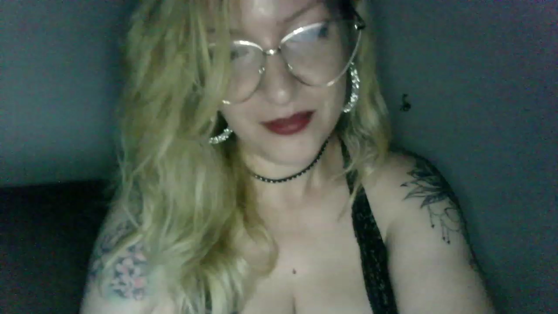 Gallery image thumbnail from ScorpioV's myfreecams stream on, 06/14/2023, 22:24 image 10 of 20
