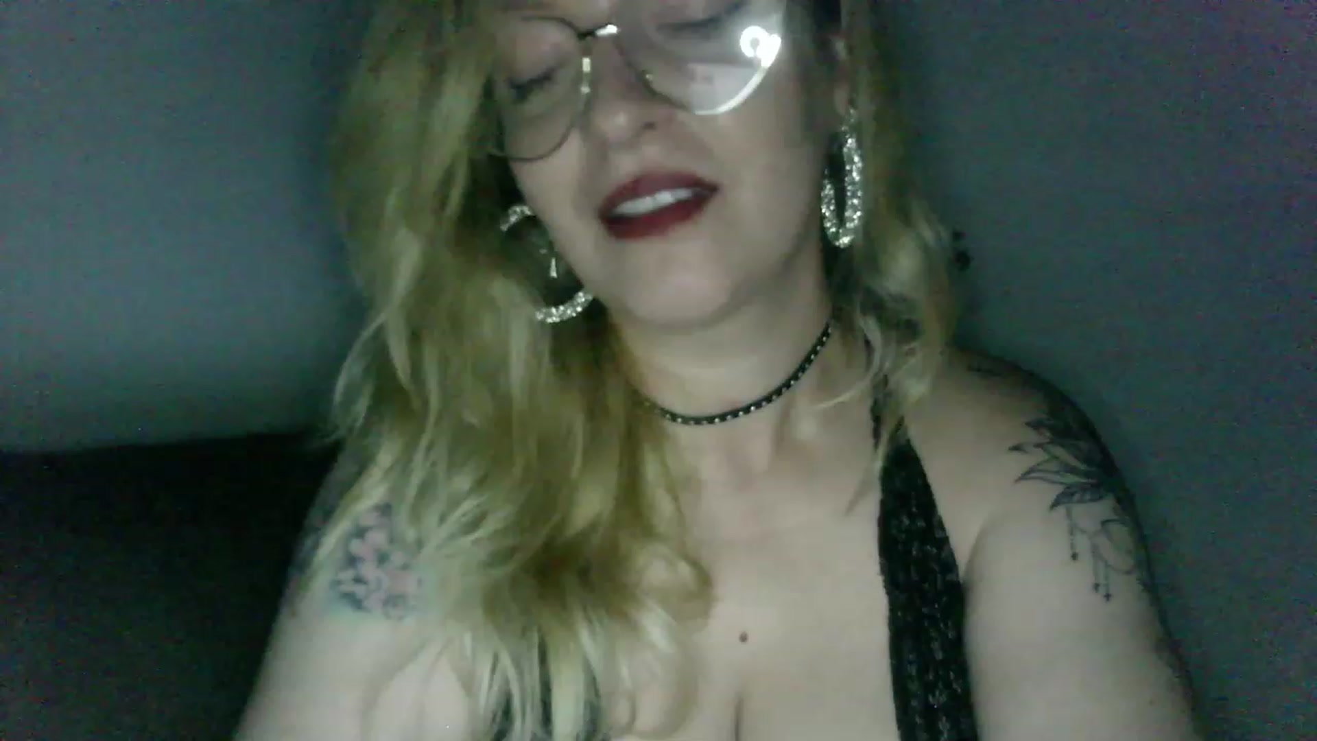 Gallery image thumbnail from ScorpioV's myfreecams stream on, 06/14/2023, 22:24 image 16 of 20