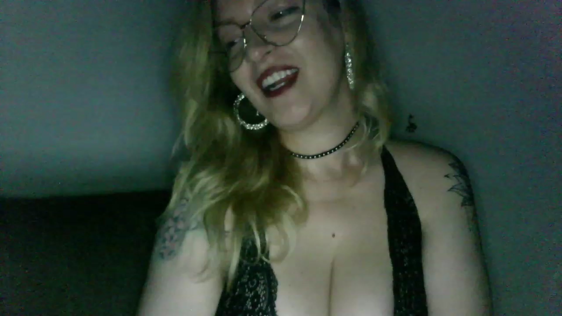 Gallery image thumbnail from ScorpioV's myfreecams stream on, 06/14/2023, 22:24 image 18 of 20