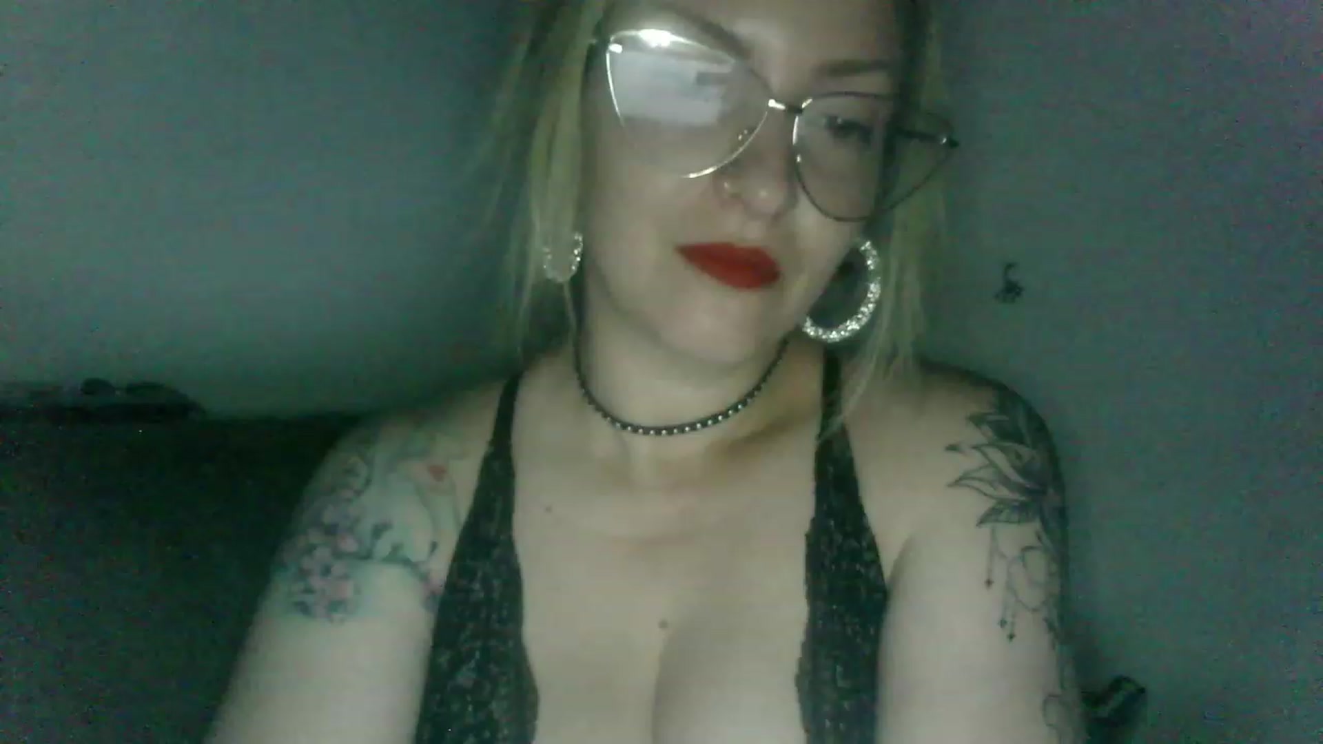Gallery image thumbnail from ScorpioV's myfreecams stream on, 07/09/2023, 23:16 image 12 of 20