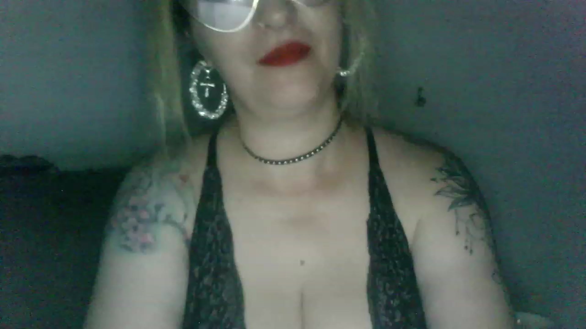Gallery image thumbnail from ScorpioV's myfreecams stream on, 07/09/2023, 23:16 image 10 of 20