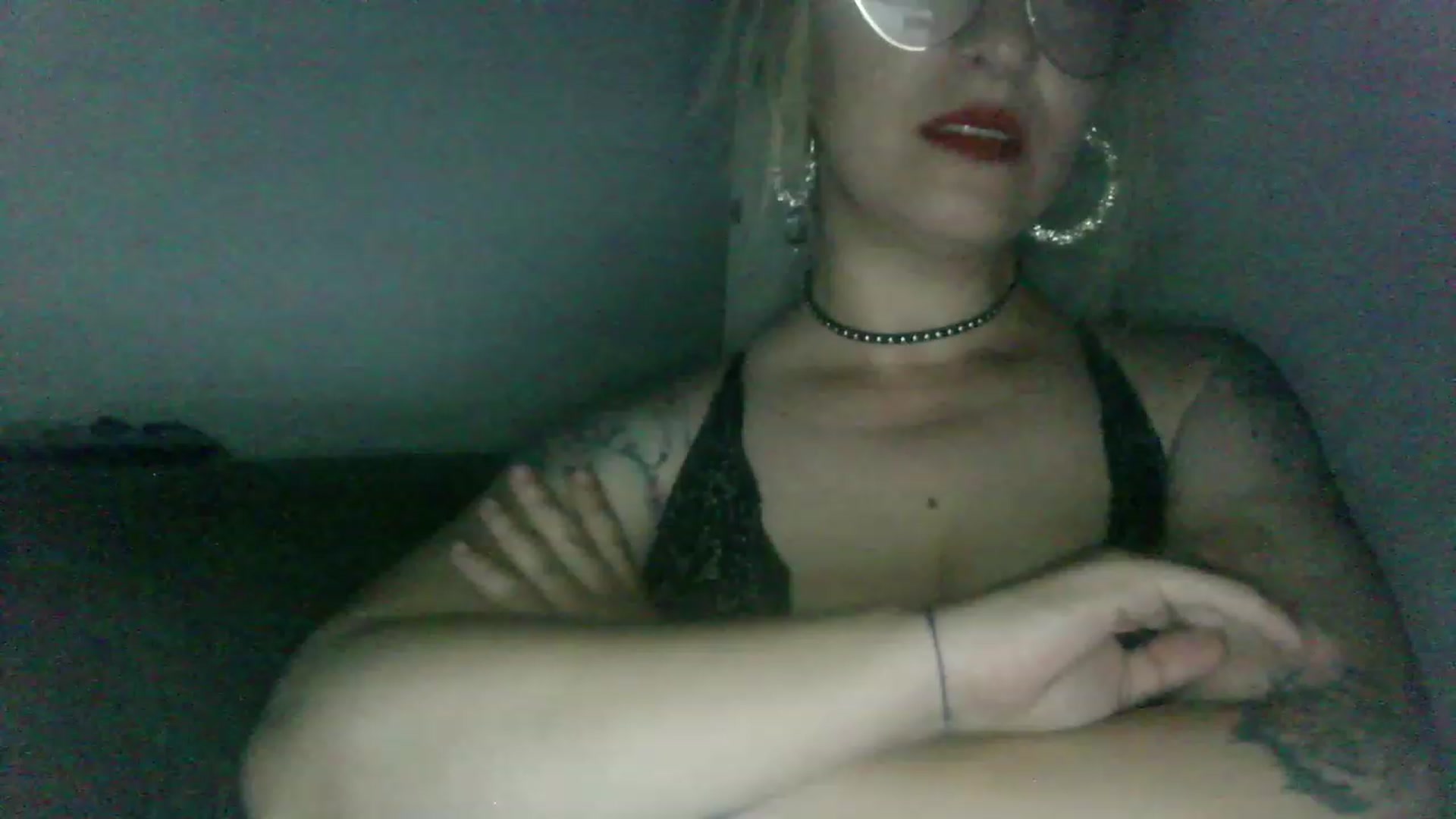 Gallery image thumbnail from ScorpioV's myfreecams stream on, 07/09/2023, 23:16 image 15 of 20