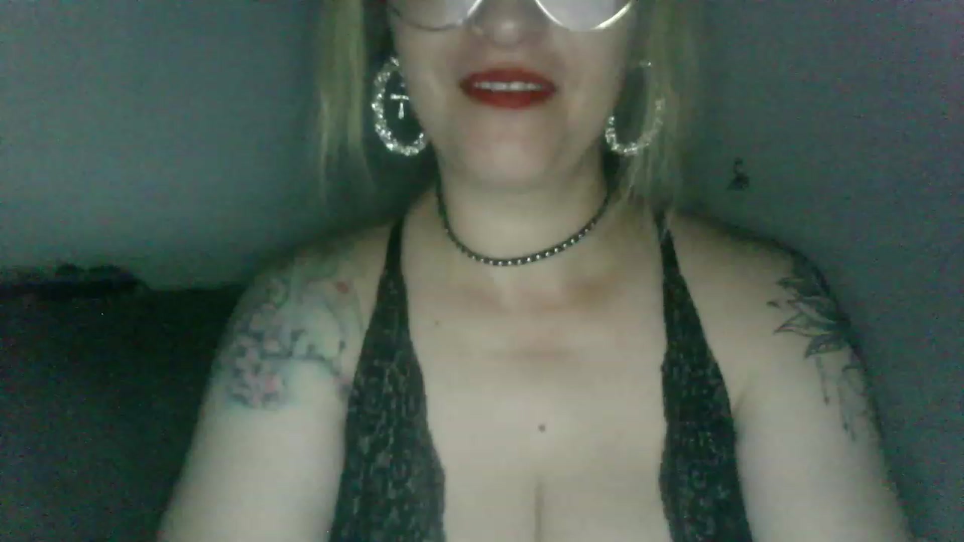 Gallery image thumbnail from ScorpioV's myfreecams stream on, 07/09/2023, 23:16 image 17 of 20