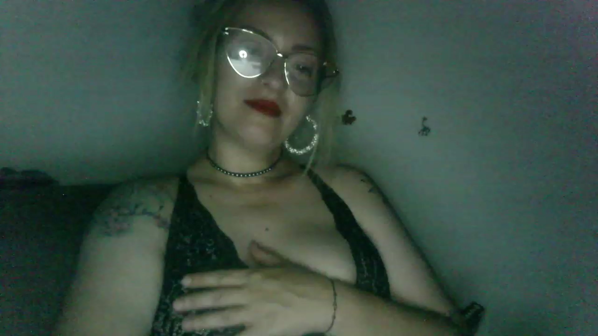 Gallery image thumbnail from ScorpioV's myfreecams stream on, 07/09/2023, 23:16 image 6 of 20