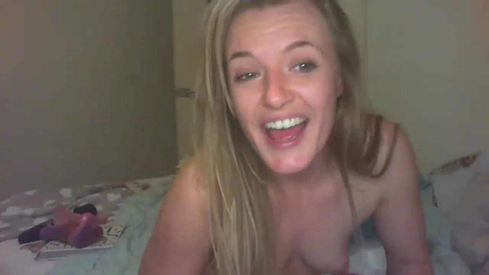 Gallery image thumbnail from Scottish_Tina's myfreecams stream on, 12/04/2022, 16:51 image 9 of 20