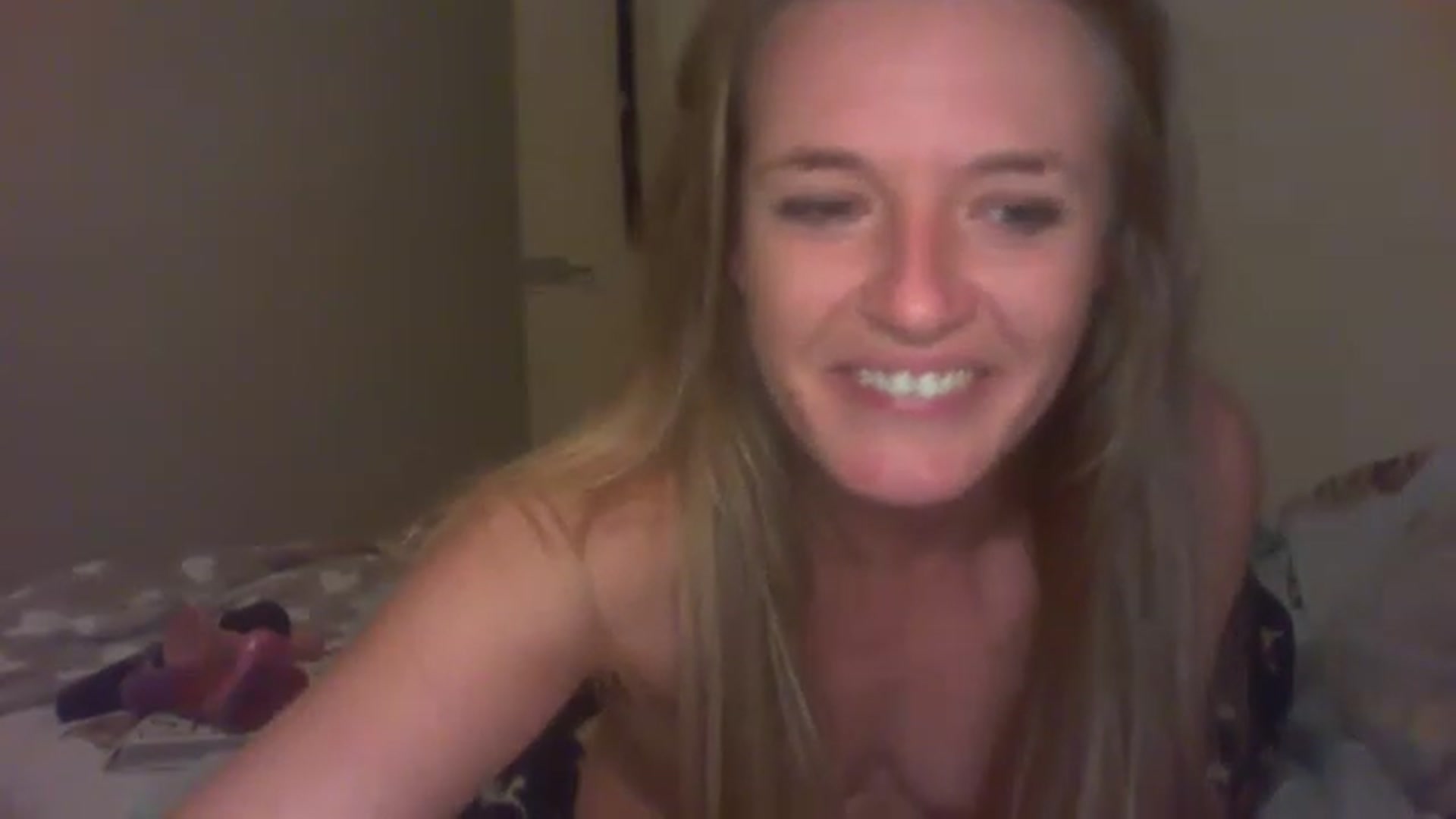 Gallery image thumbnail from Scottish_Tina's myfreecams stream on, 12/04/2022, 16:51 image 14 of 20