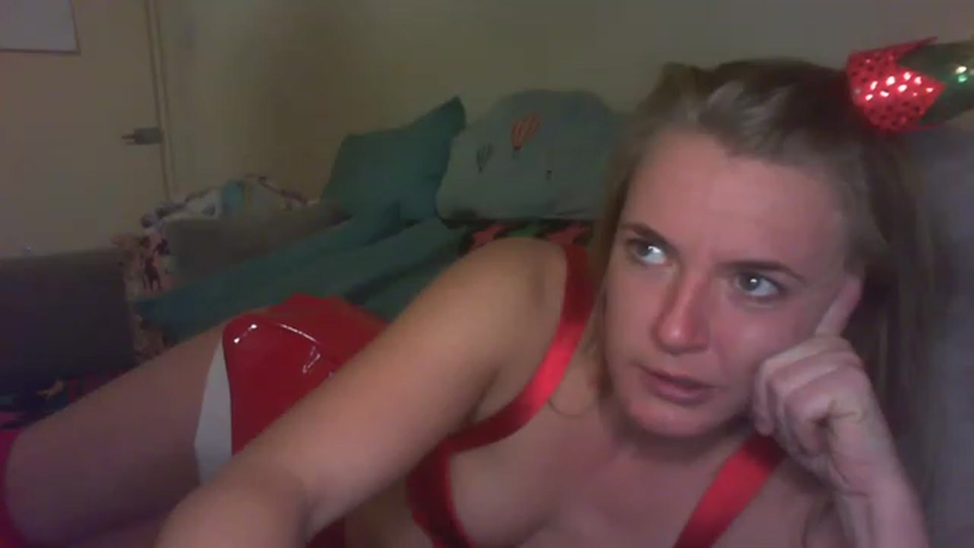 Gallery image thumbnail from Scottish_Tina's myfreecams stream on, 12/18/2022, 18:28 image 13 of 20
