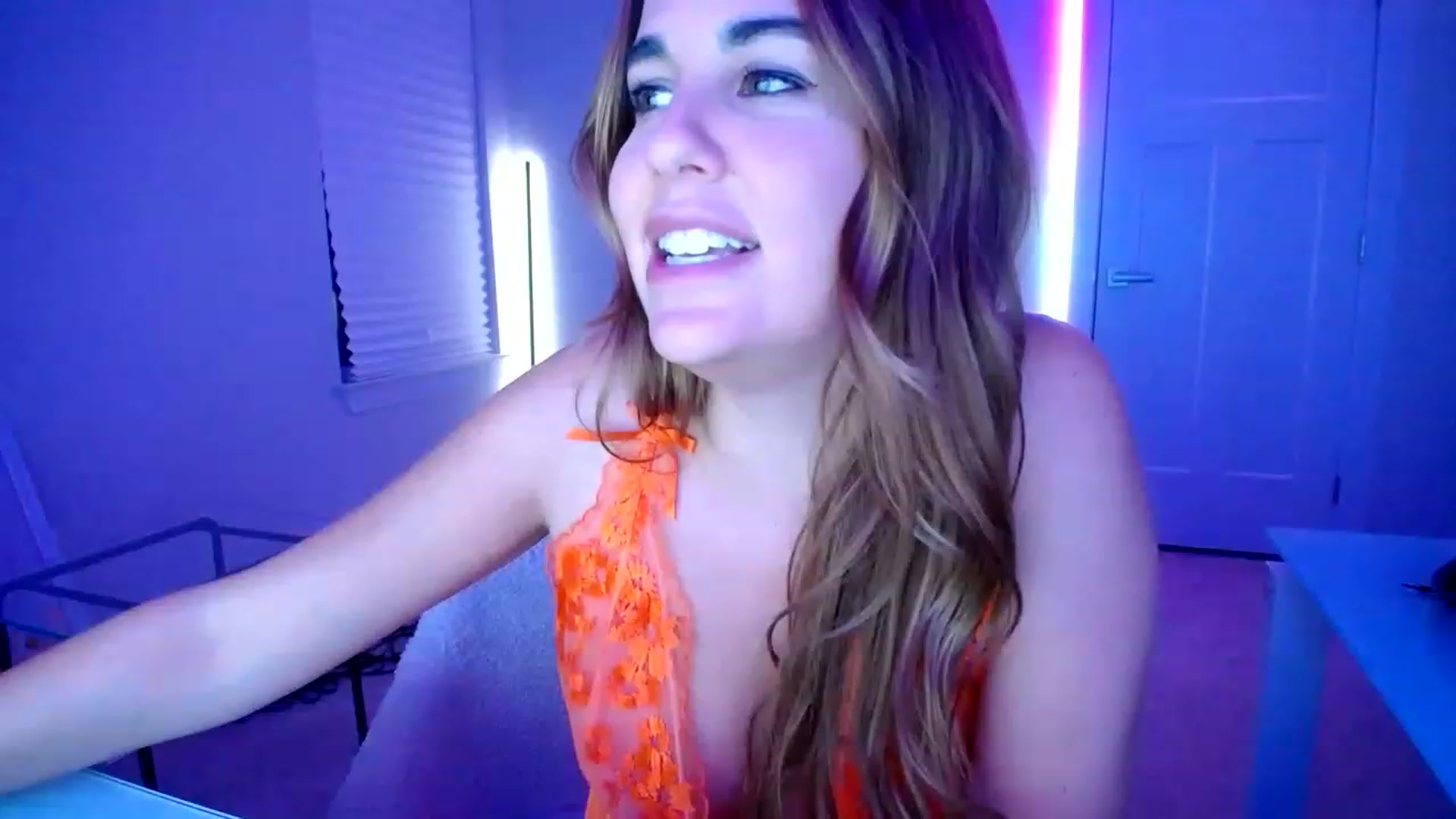 Gallery image thumbnail from Scout's myfreecams stream on, 12/03/2022, 08:10 image 17 of 20