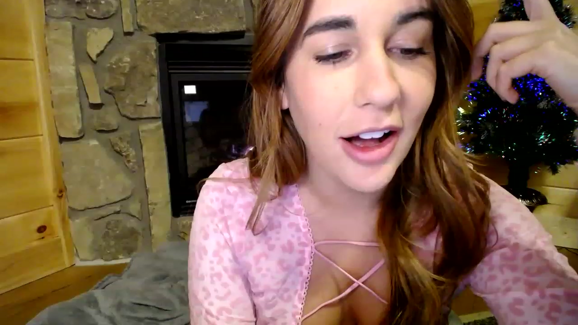 Gallery image thumbnail from Scout's myfreecams stream on, 12/06/2022, 04:06 image 10 of 20