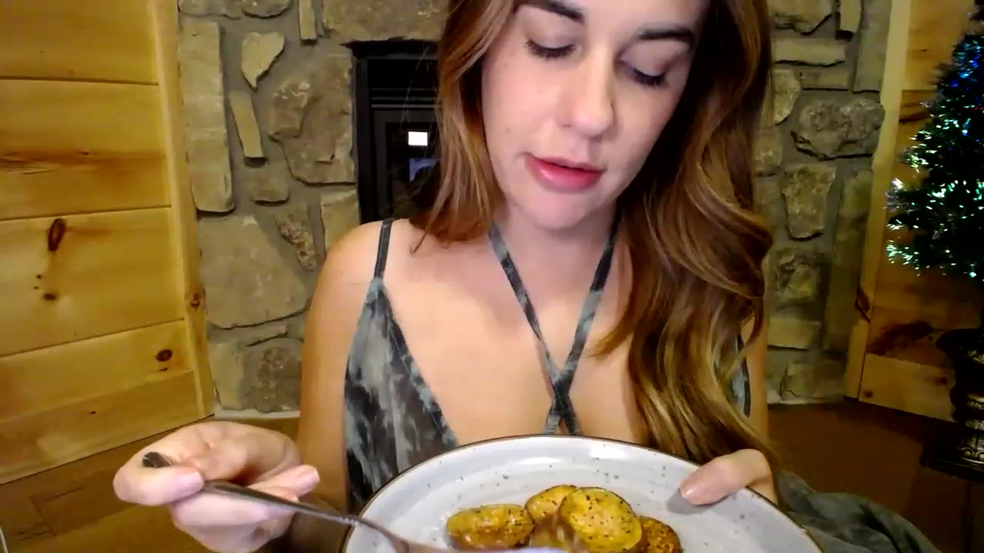 Gallery image thumbnail from Scout's myfreecams stream on, 12/07/2022, 05:58 image 13 of 20