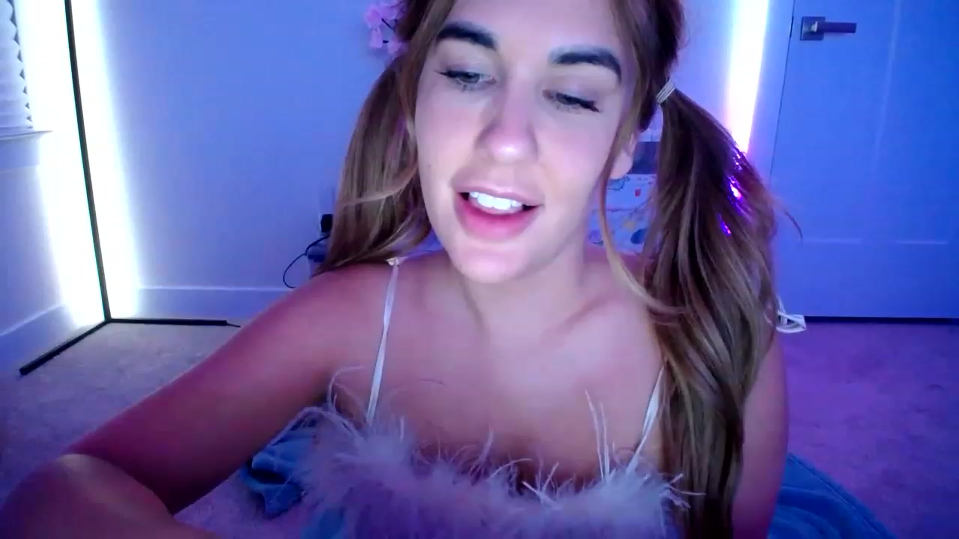 Gallery image thumbnail from Scout's myfreecams stream on, 12/17/2022, 06:10 image 5 of 20