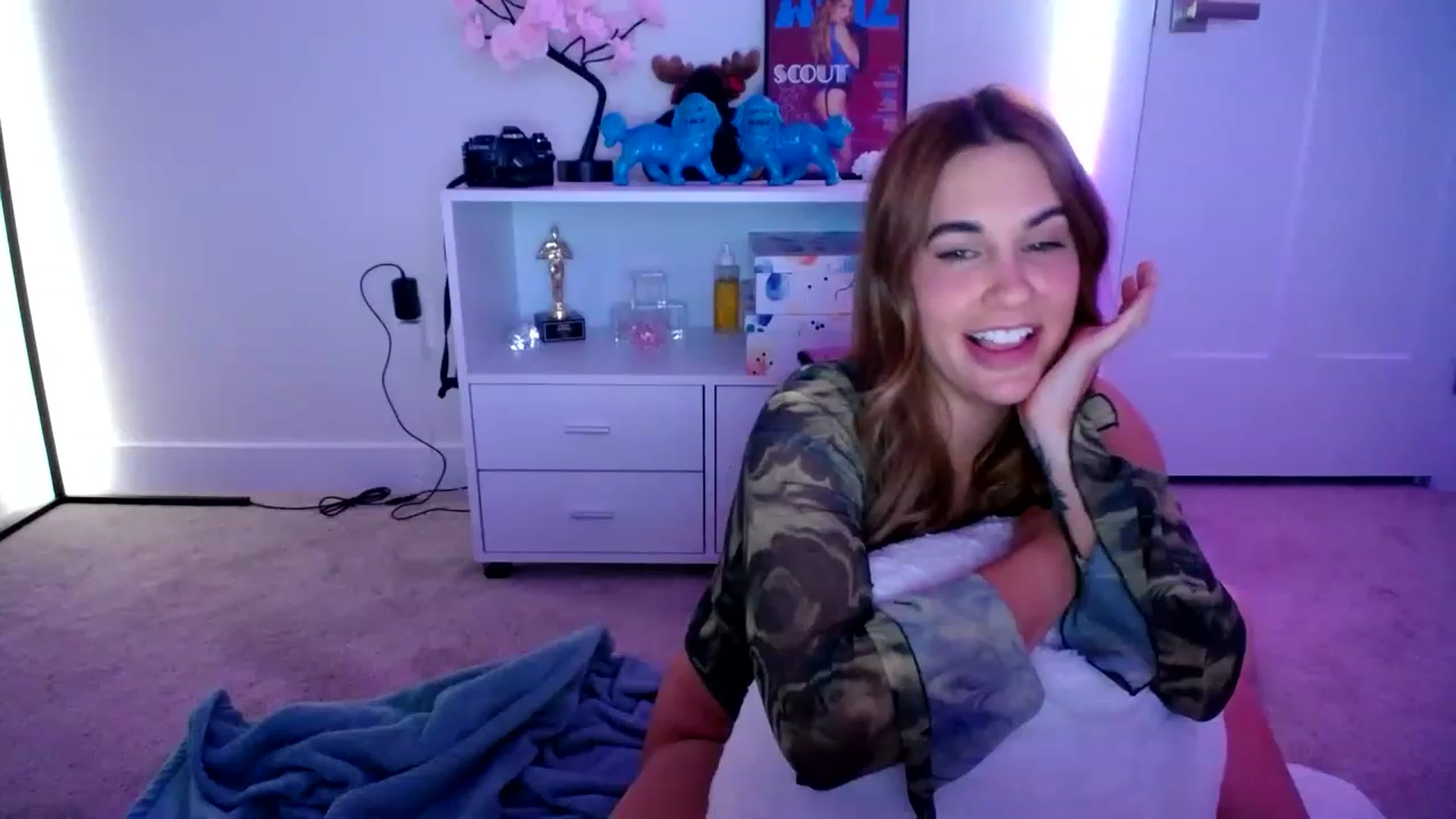 Gallery image thumbnail from Scout's myfreecams stream on, 01/09/2023, 05:53 image 5 of 20