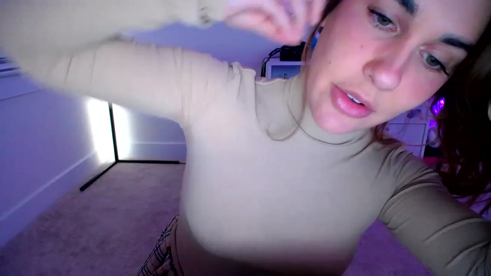 Gallery image thumbnail from Scout's myfreecams stream on, 03/18/2023, 03:05 image 13 of 20
