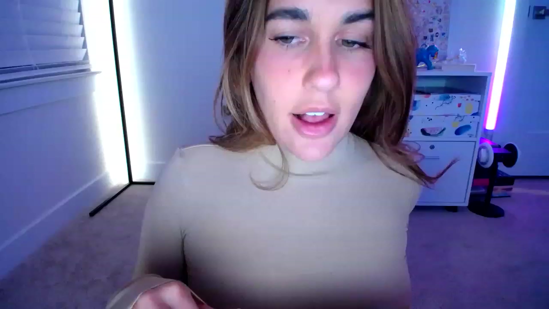 Gallery image thumbnail from Scout's myfreecams stream on, 03/18/2023, 03:05 image 14 of 20
