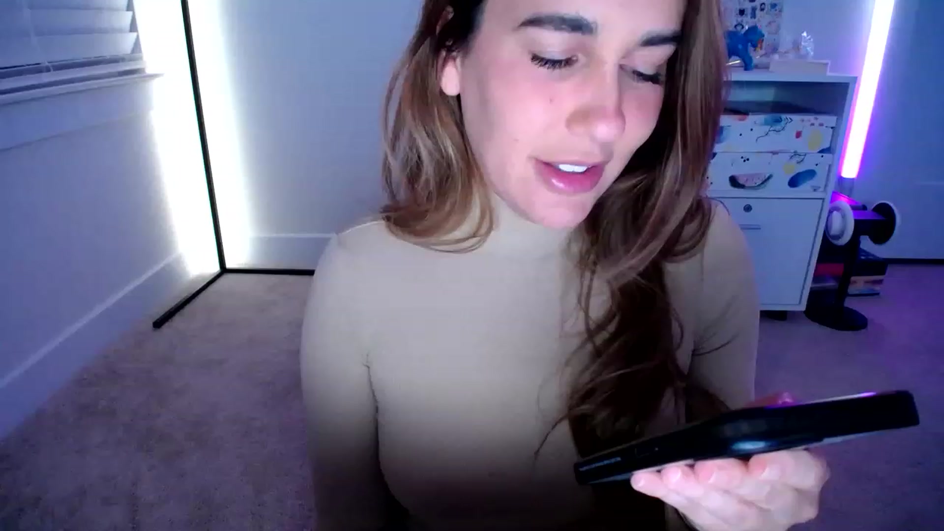 Gallery image thumbnail from Scout's myfreecams stream on, 03/18/2023, 03:05 image 11 of 20