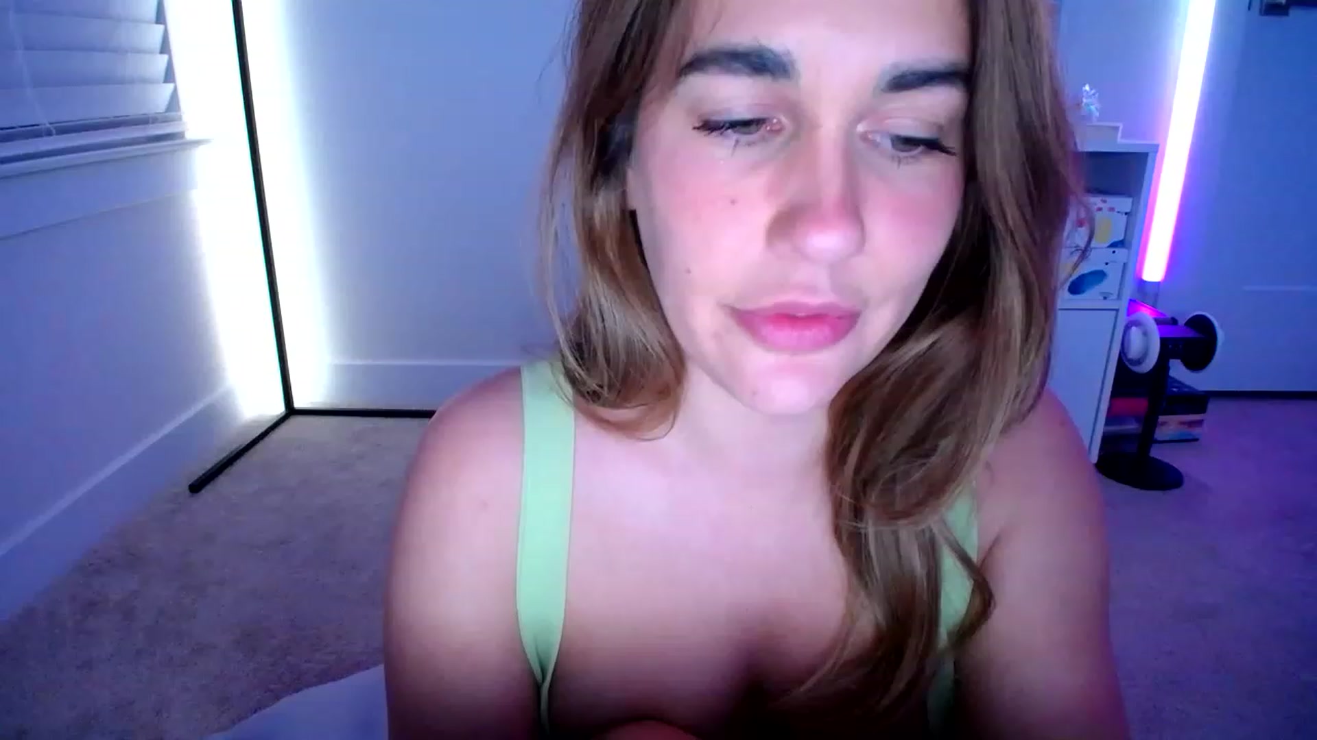 Gallery image thumbnail from Scout's myfreecams stream on, 03/18/2023, 04:50 image 1 of 20