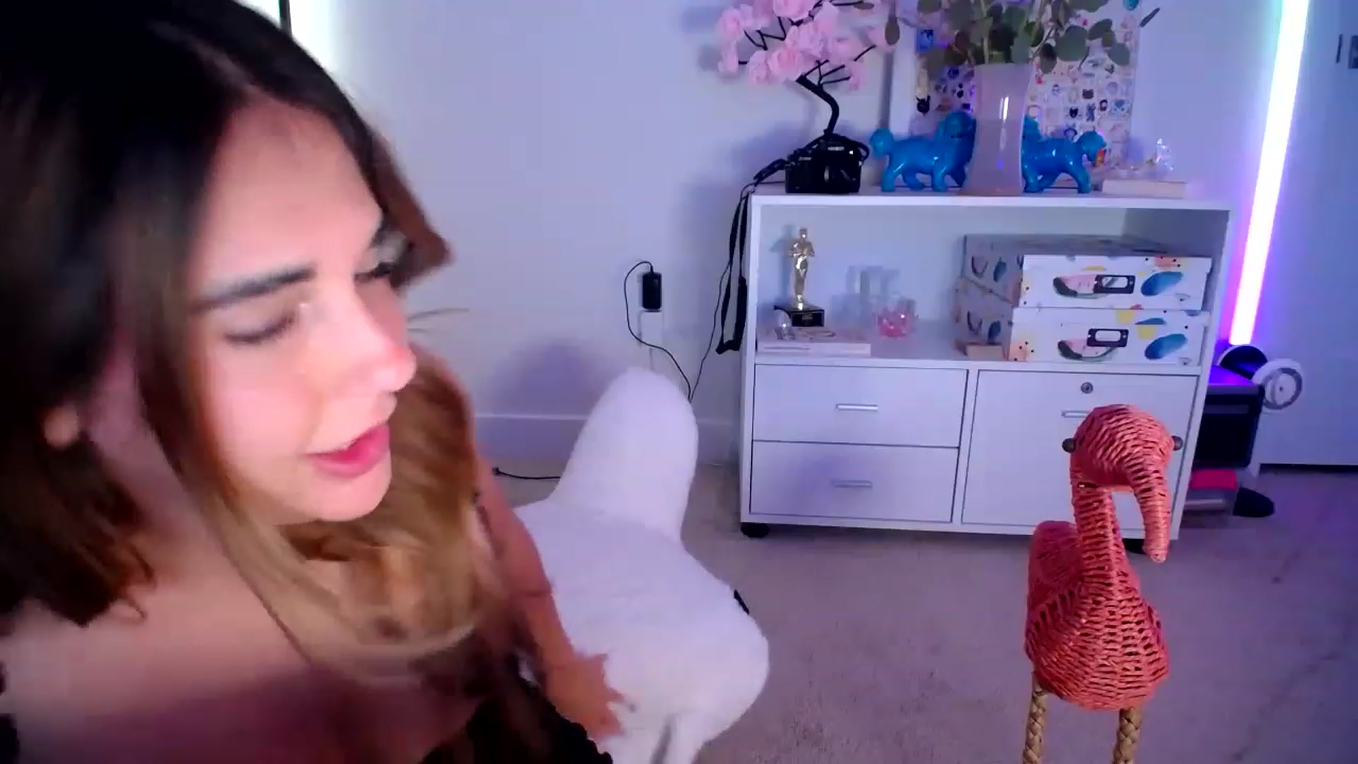 Gallery image thumbnail from Scout's myfreecams stream on, 04/15/2023, 05:29 image 5 of 20