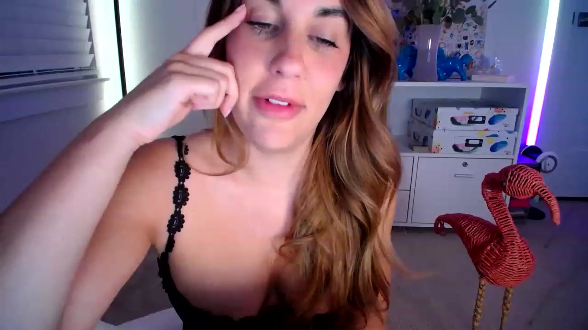 Gallery image thumbnail from Scout's myfreecams stream on, 04/15/2023, 05:29 image 2 of 20