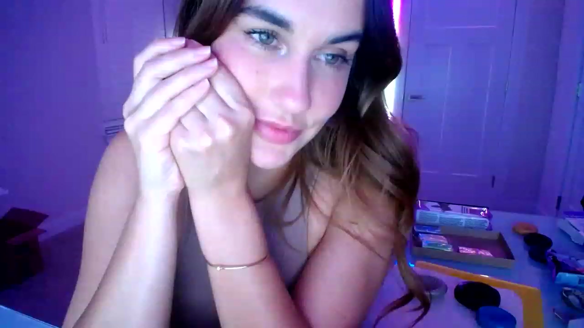 Gallery image thumbnail from Scout's myfreecams stream on, 06/12/2023, 04:41 image 8 of 20