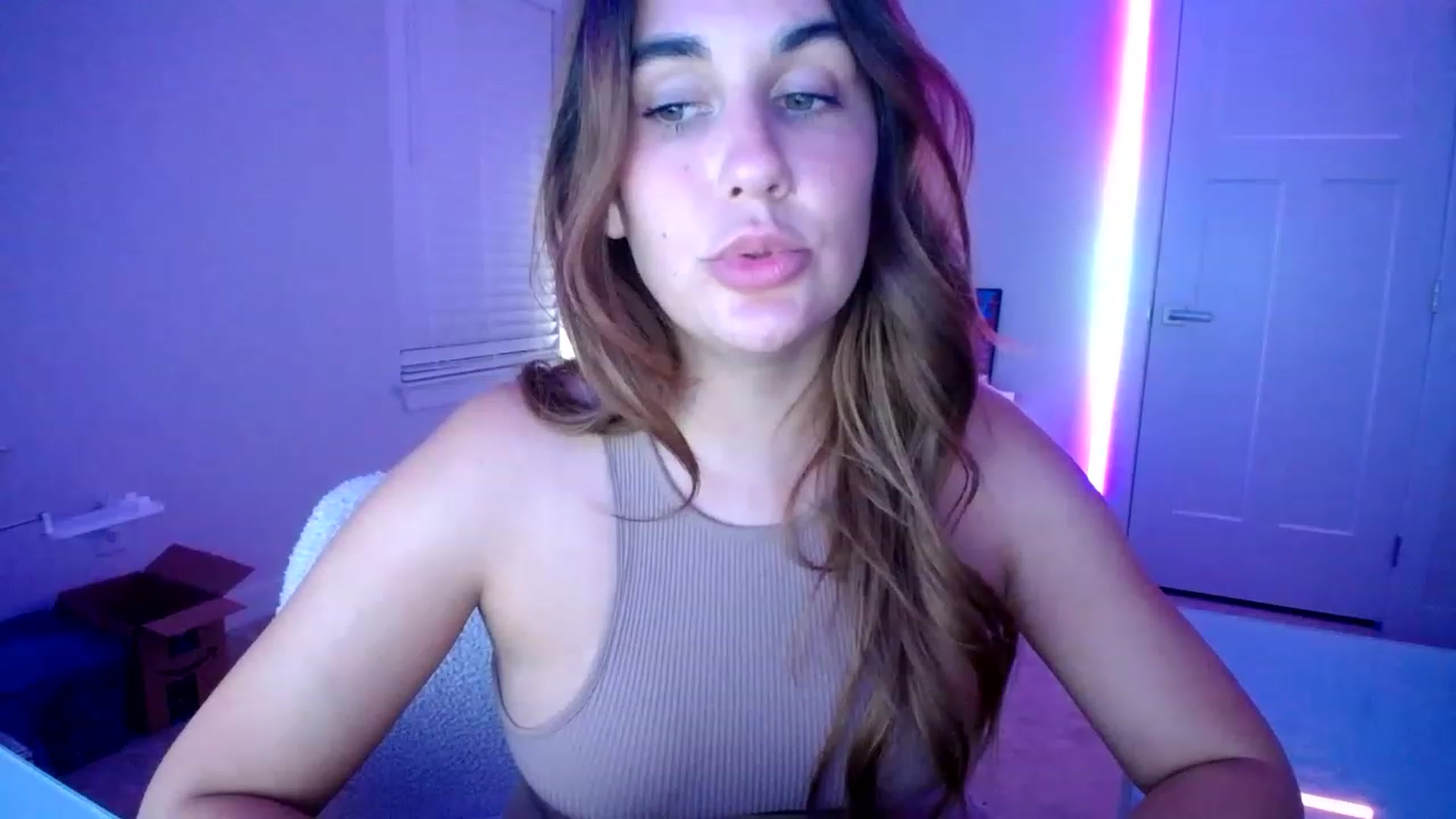 Gallery image thumbnail from Scout's myfreecams stream on, 06/12/2023, 05:08 image 16 of 20
