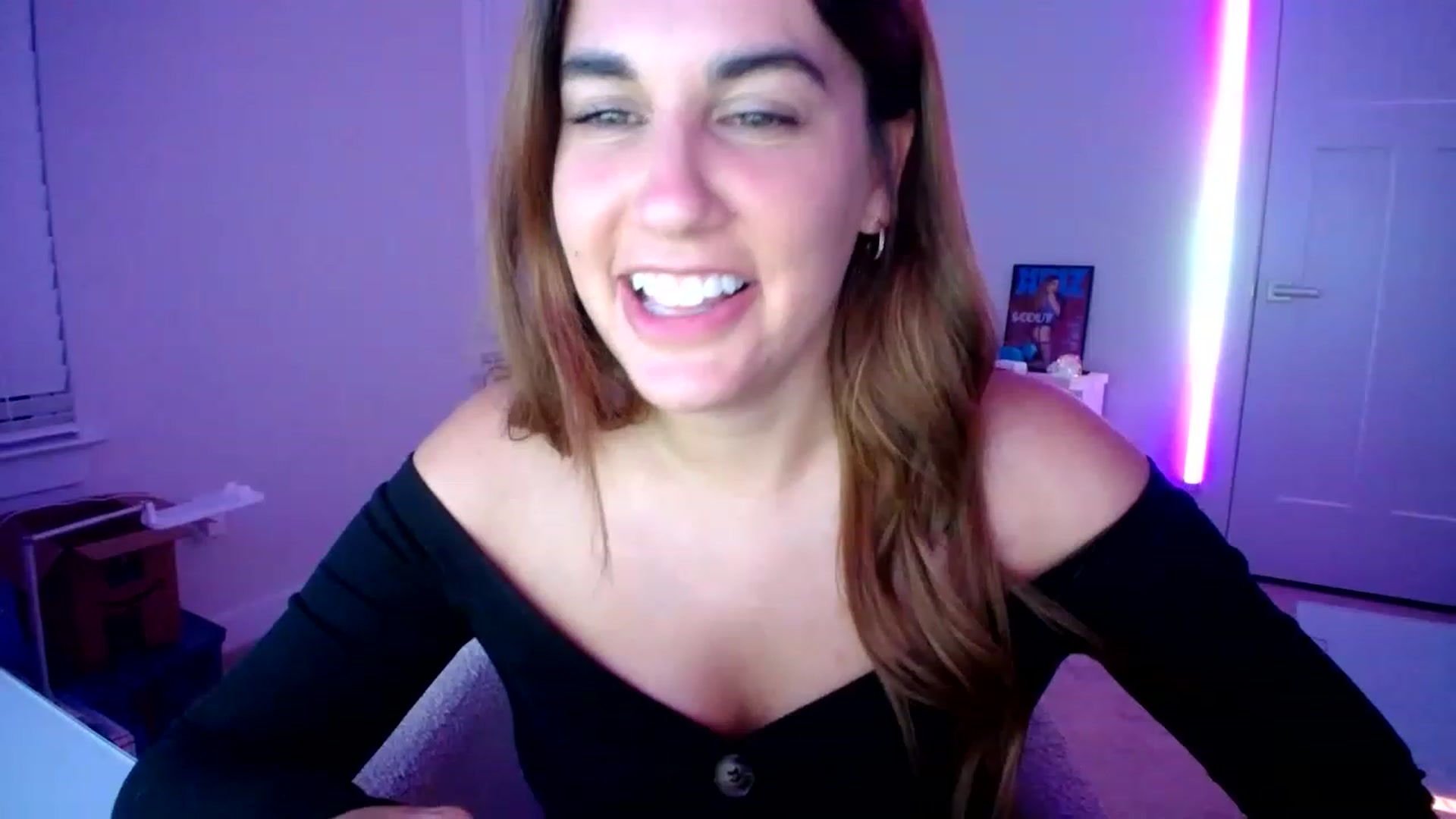 Gallery image thumbnail from Scout's myfreecams stream on, 06/14/2023, 05:03 image 1 of 20