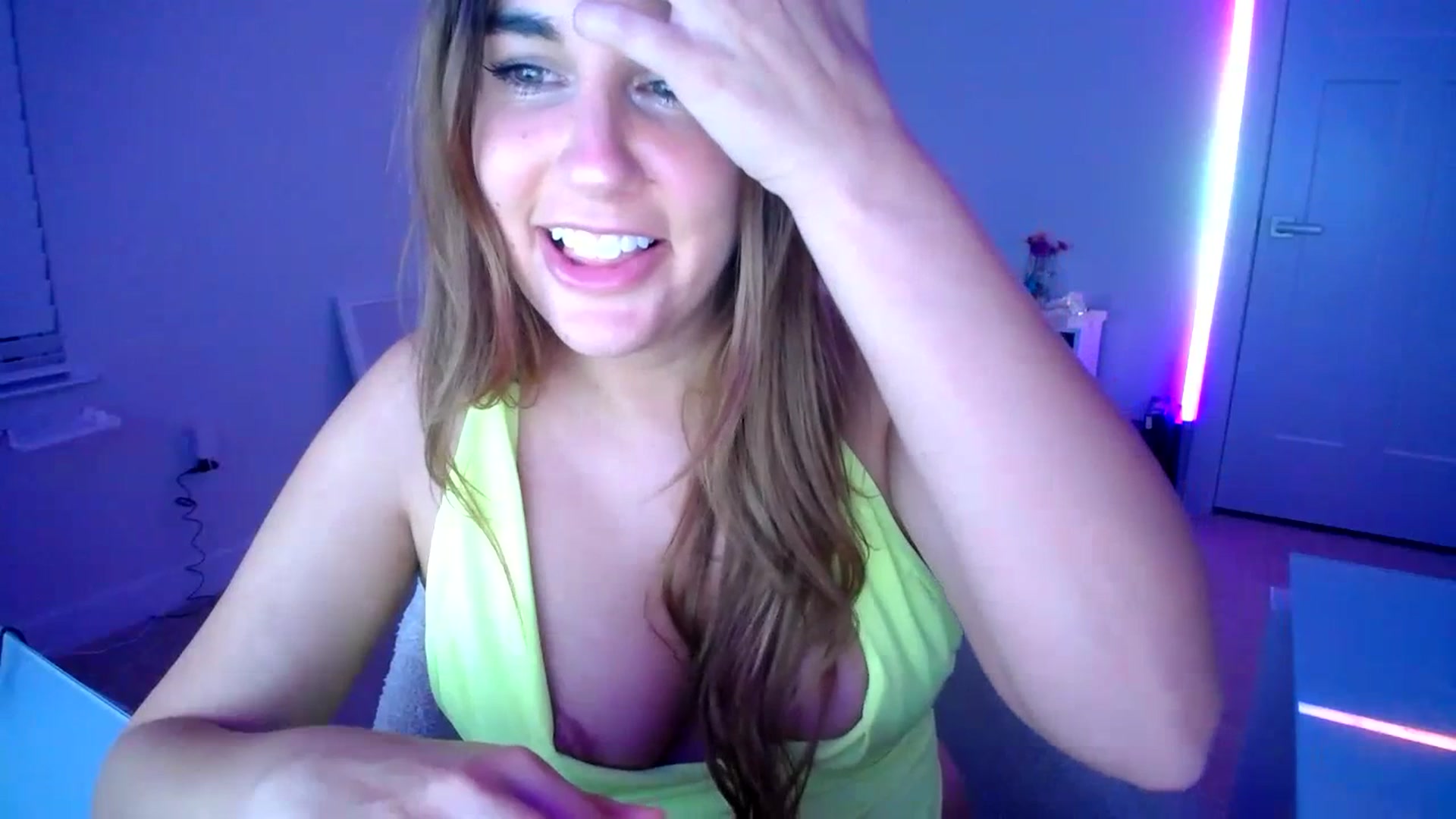 Gallery image thumbnail from Scout's myfreecams stream on, 07/17/2023, 06:12 image 17 of 20