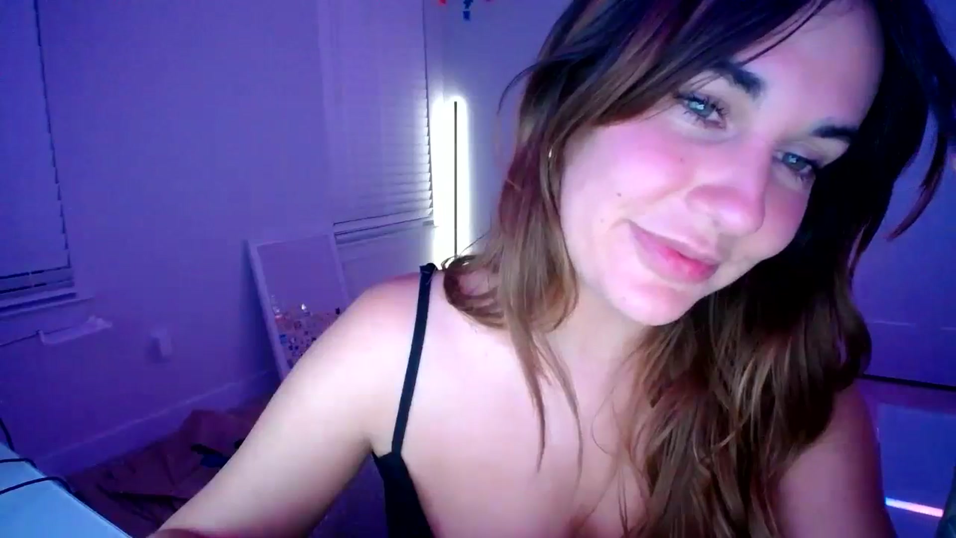 Gallery image thumbnail from Scout's myfreecams stream on, 08/13/2023, 05:26 image 14 of 20