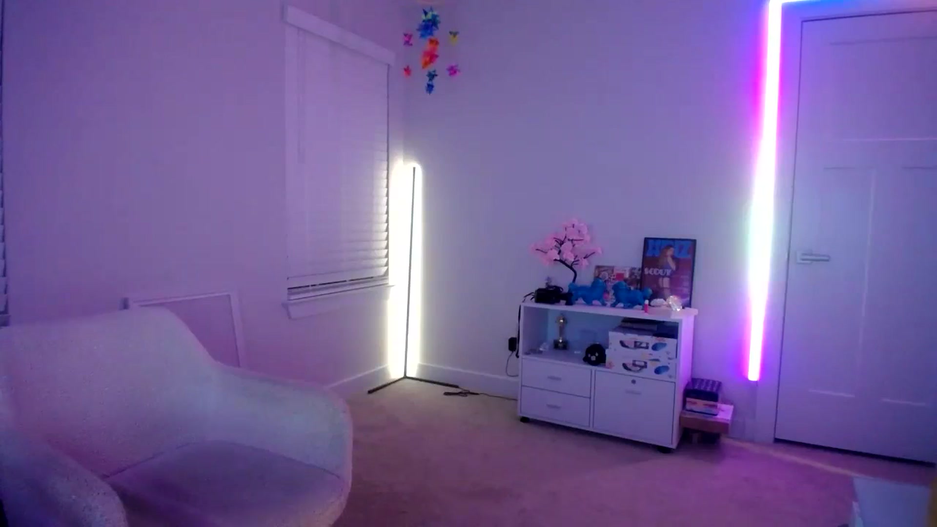 Gallery image thumbnail from Scout's myfreecams stream on, 09/27/2023, 03:58 image 16 of 20