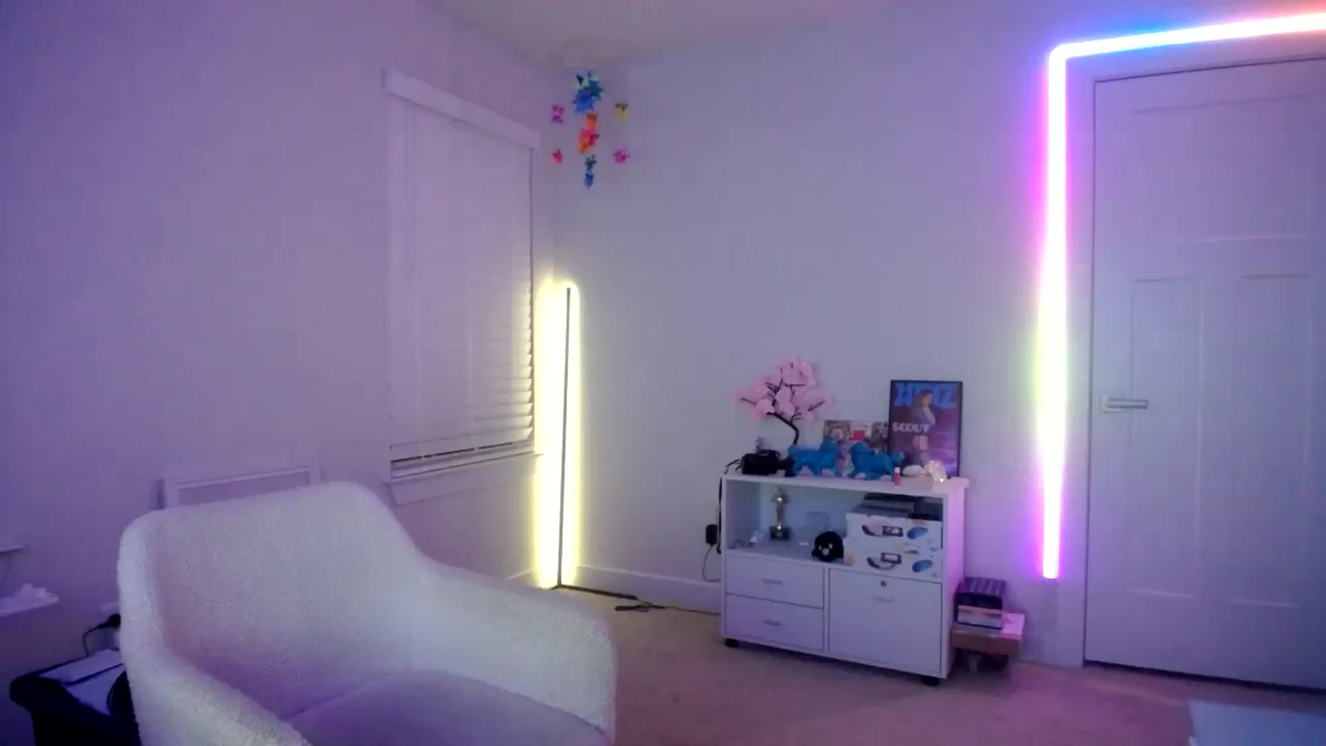 Gallery image thumbnail from Scout's myfreecams stream on, 09/27/2023, 04:43 image 11 of 20