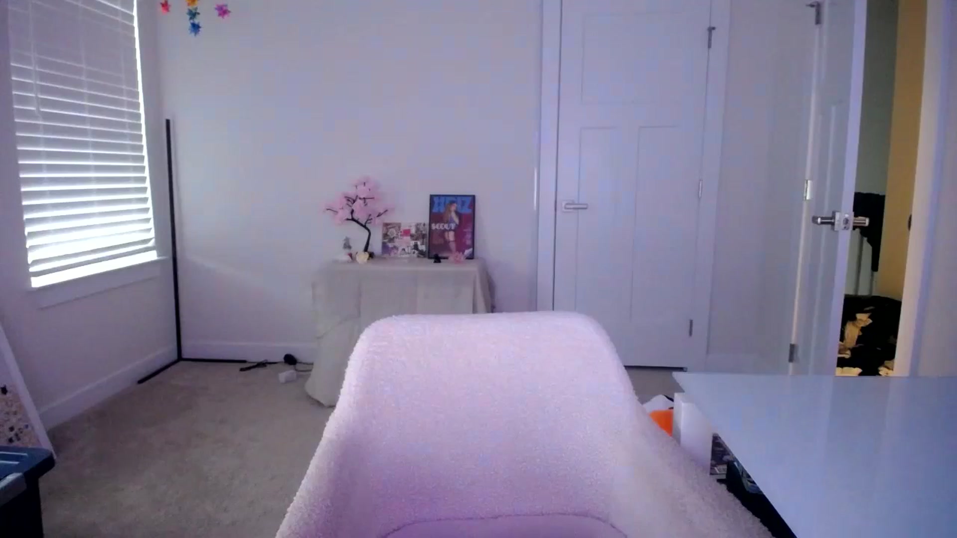 Gallery image thumbnail from Scout's myfreecams stream on, 10/16/2023, 22:40 image 3 of 20