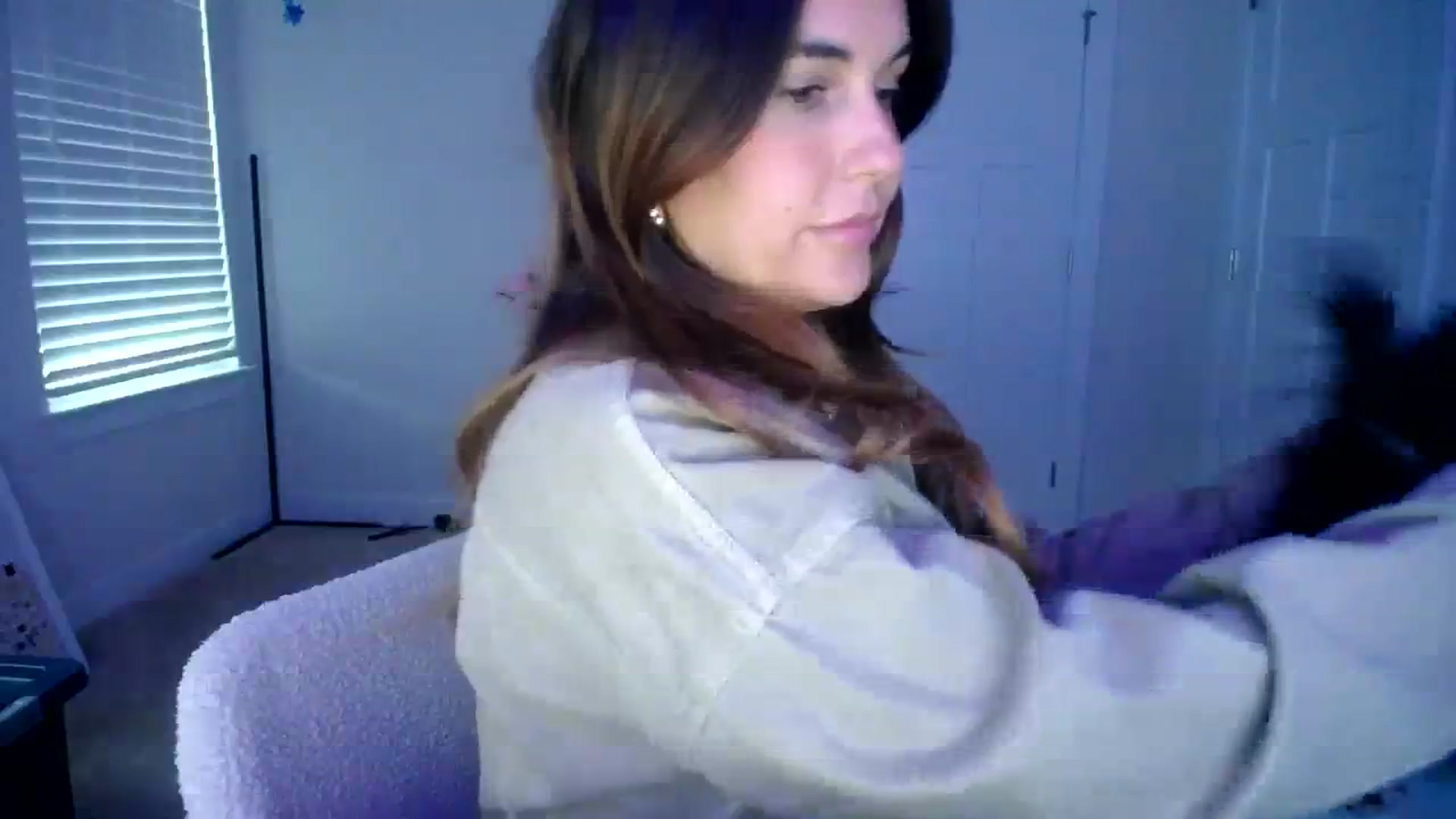 Gallery image thumbnail from Scout's myfreecams stream on, 10/16/2023, 22:40 image 12 of 20