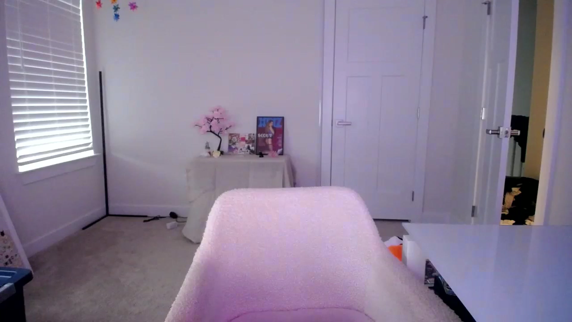 Gallery image thumbnail from Scout's myfreecams stream on, 10/16/2023, 22:40 image 2 of 20