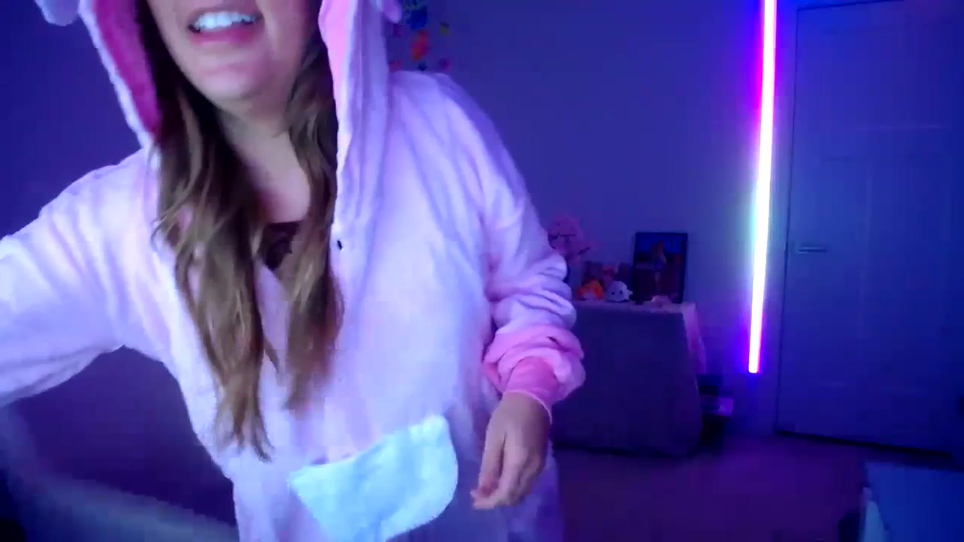Gallery image thumbnail from Scout's myfreecams stream on, 10/25/2023, 05:02 image 3 of 20