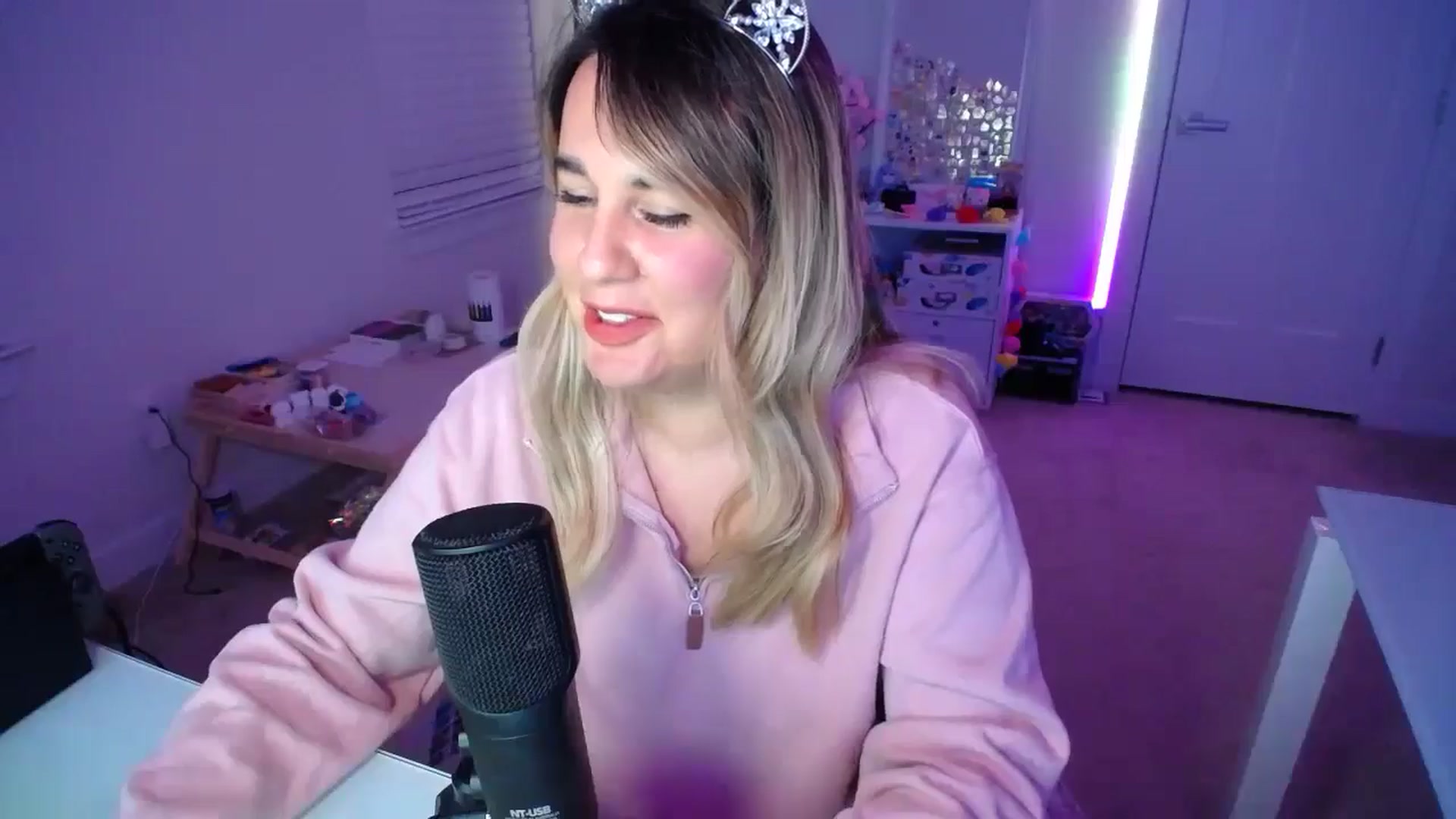 Gallery image thumbnail from Scout's myfreecams stream on, 03/13/2025, 01:29 image 2 of 20