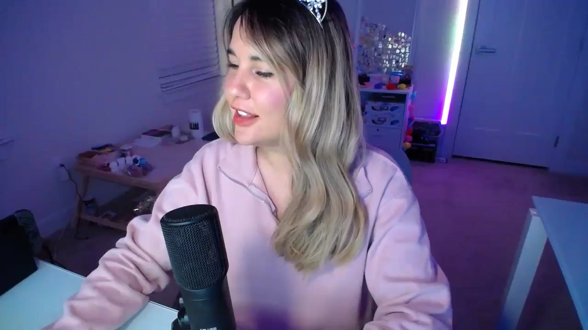 Gallery image thumbnail from Scout's myfreecams stream on, 03/13/2025, 01:29 image 9 of 20