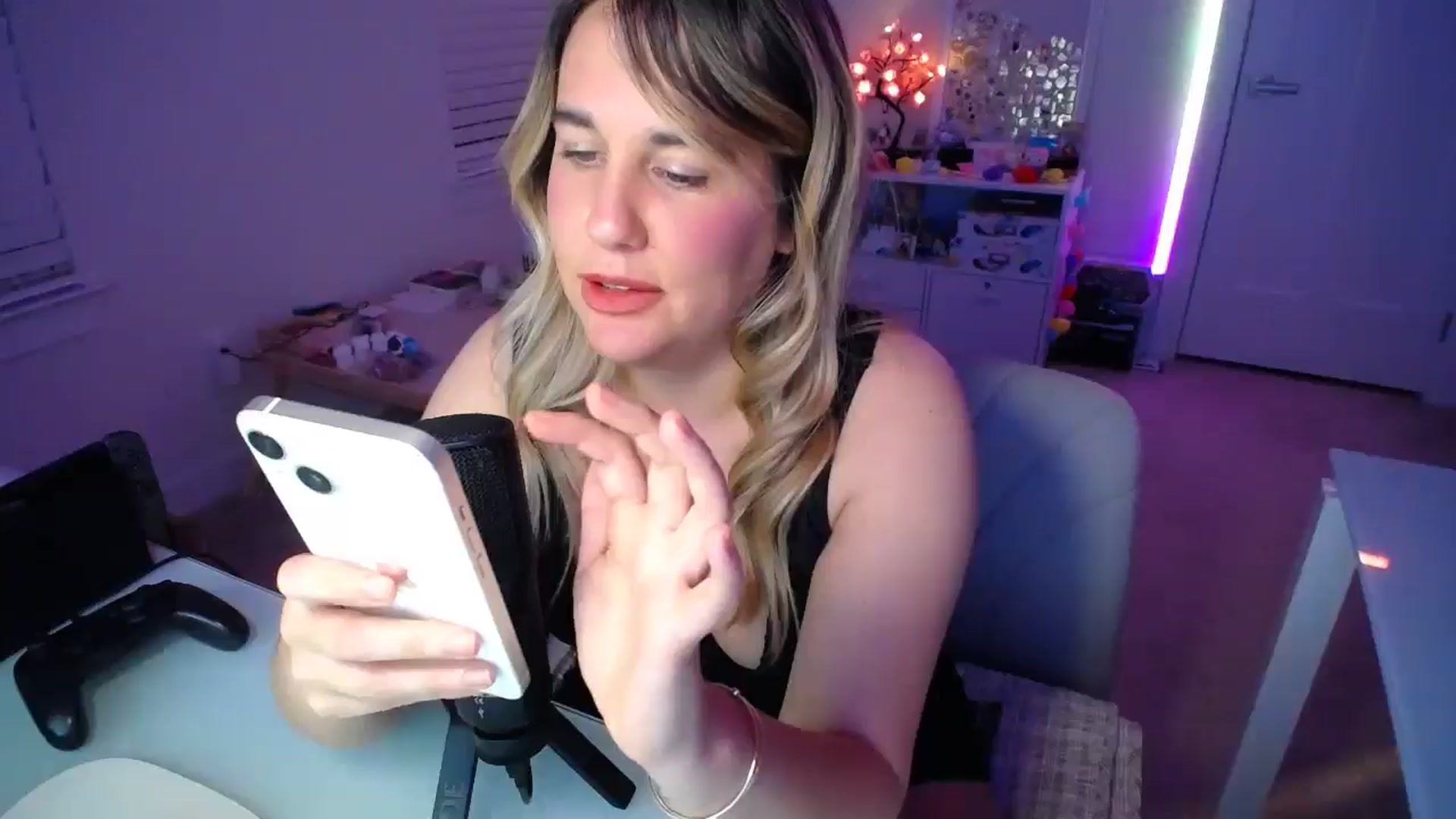 Gallery image thumbnail from Scout's myfreecams stream on, 03/20/2025, 01:38 image 17 of 20